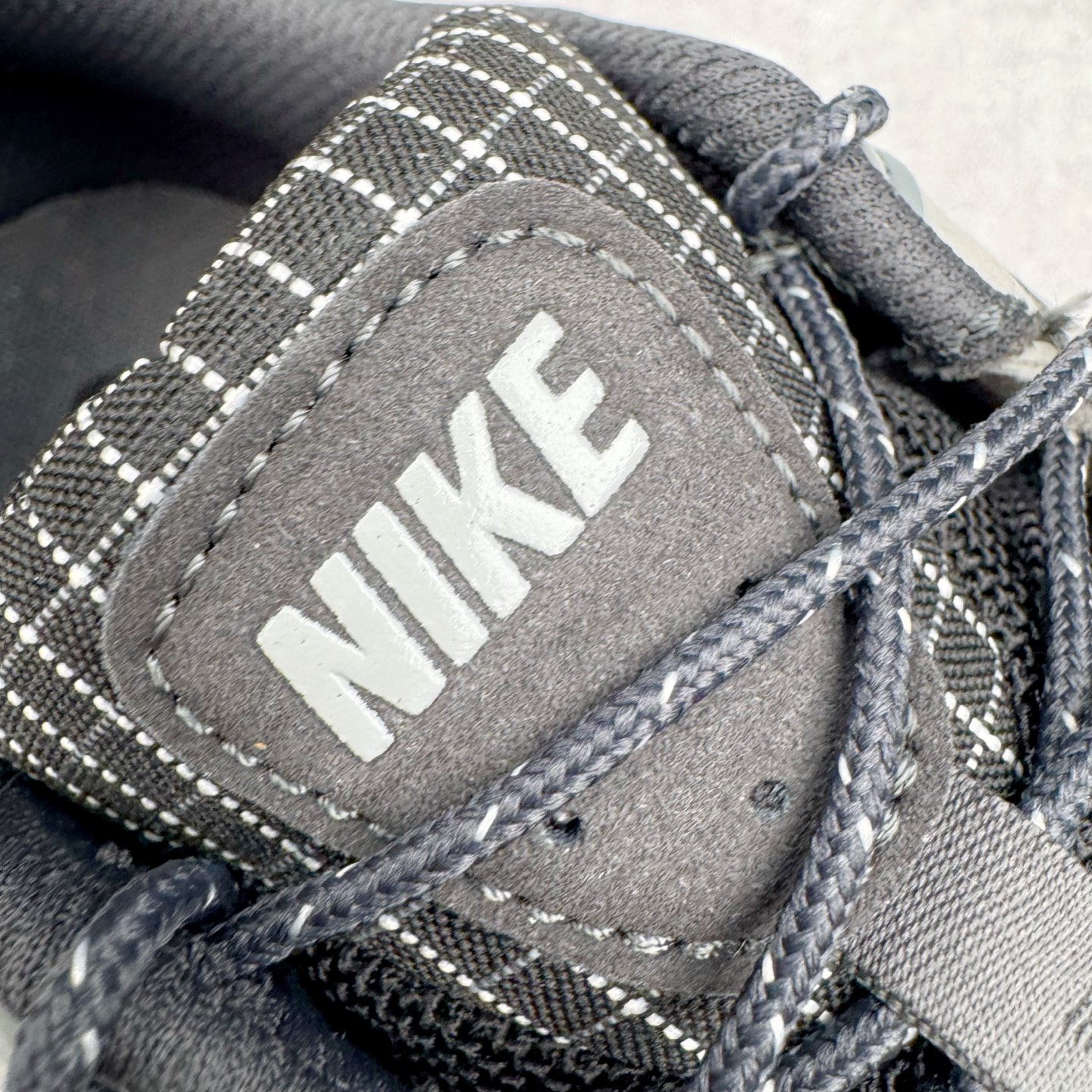 图片[13]-＃CS纯原 NK P-6000 系列低帮复古老爹风休闲运动舒适慢跑鞋 HQ3818-001 购入原鞋原装纸板楦头开发 独家私模四层组合大底 市场唯一正确版本 良心定价 新配色陆续出货 进口三文治网面 融合 Pegasus 过往运动鞋设计 助力 21 世纪早期跑步运动跃升时尚新高度 采用透气网眼布、运动风格线条和耐穿覆面 兼具吸睛外观和舒适感受 中底泡绵以田径赛道为灵感 打造厚实设计 缔造出众缓震性能 尺码：36 36.5 37.5 38 38.5 39 40 40.5 41 42 42.5 43 44 44.5 45-选品中心