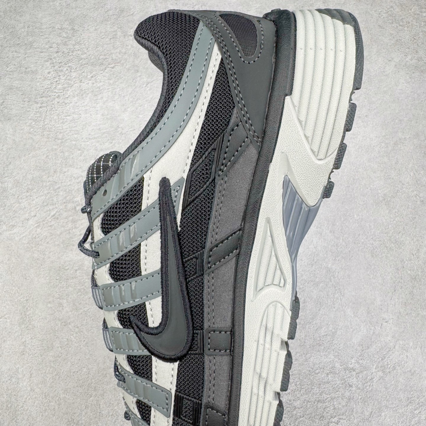 图片[7]-＃CS纯原 NK P-6000 系列低帮复古老爹风休闲运动舒适慢跑鞋 HQ3818-001 购入原鞋原装纸板楦头开发 独家私模四层组合大底 市场唯一正确版本 良心定价 新配色陆续出货 进口三文治网面 融合 Pegasus 过往运动鞋设计 助力 21 世纪早期跑步运动跃升时尚新高度 采用透气网眼布、运动风格线条和耐穿覆面 兼具吸睛外观和舒适感受 中底泡绵以田径赛道为灵感 打造厚实设计 缔造出众缓震性能 尺码：36 36.5 37.5 38 38.5 39 40 40.5 41 42 42.5 43 44 44.5 45-选品中心