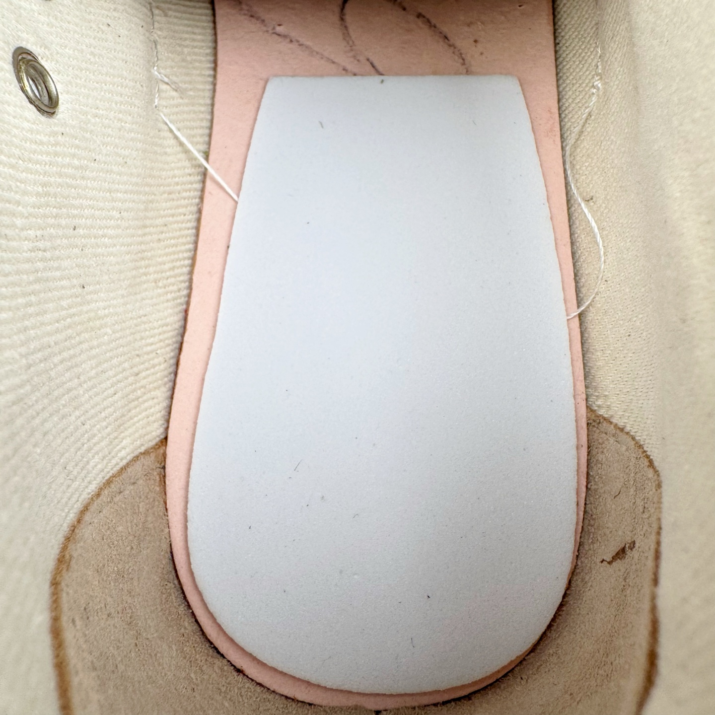 图片[10]-＃DG纯原 Rick Owens Drkshdw 瑞克·欧文斯低帮牛仔布时尚运动板鞋 深灰 二级市场已经7K以上 平台客户随意卖四位数 RO广东原厂出品 纯原天花板 原版一比一复刻 冲正绝不翻车 还原度达到百分之98以上 原楦开发纸版版型 ZP拆解原版1：1复模裁片纸版 力求做到0错位 这样才能达到和zp一致的鞋型味道 采用进口cnc数控机床开发对版独家tpu奶香大底 区别于市场所有版本 zp同源定制尼龙布 达到和zp一致手感 原厂进口细纹布 万邦订购原厂高弹粉红色海绵 内里搭配软质细腻羊皮 TPU高密度大底 软硬度透光度高已经测试和原版一致 尺码：36 37 38 39 40 41 42 43 44 45 46-选品中心