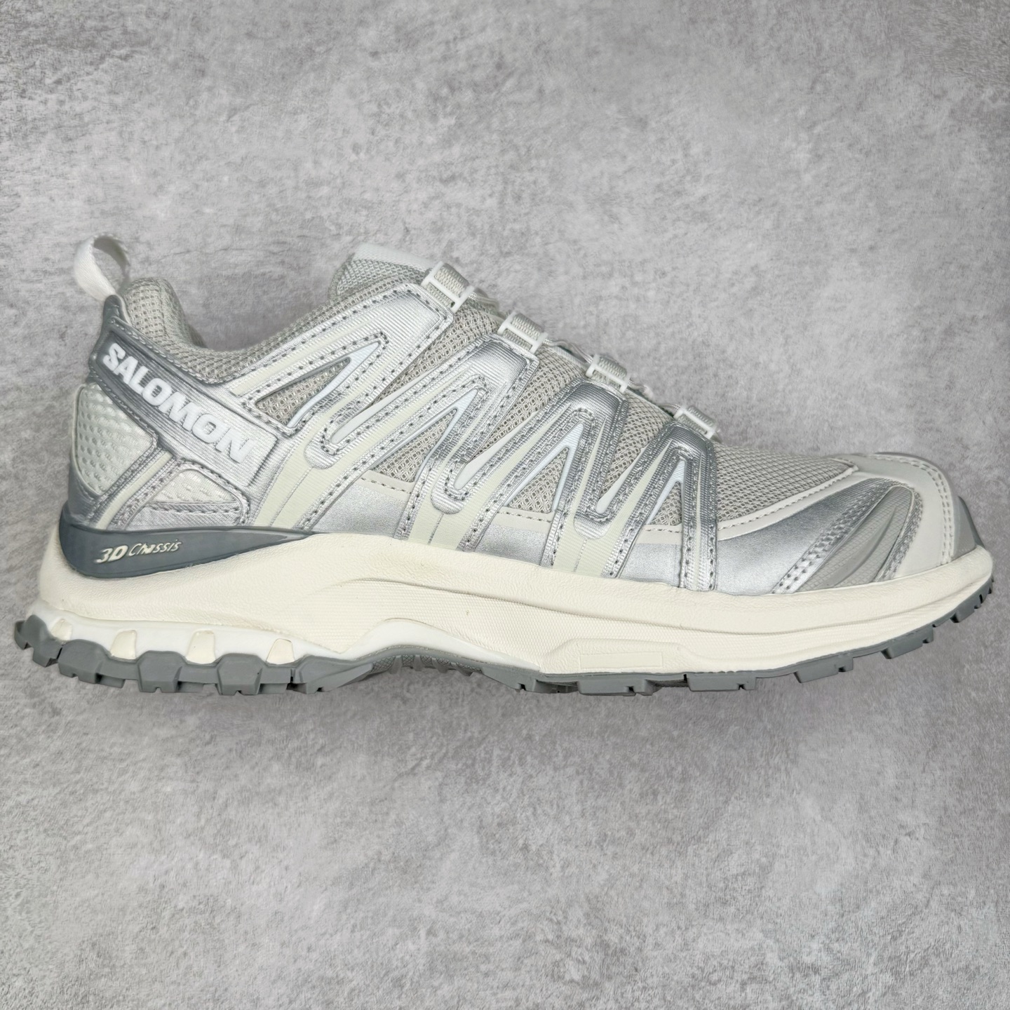 ＃TG福利特价 SALOMON XA Pro 3D ADV 萨洛蒙潮流越野机能户外功能鞋 鞋面采用SENSIFT贴合技术 全方位贴合包裹脚型 鞋跟部鞋底牵引设计 提供强大的抓地性能 更适应野外崎岖不平的道路 其3D ADVANCED CHASSIS底盘 材料轻量大化 钉齿设计更具稳定性 防护性 鞋底易磨损区运用CONTAGRIP高耐磨材料 应对城市硬质路面长距离跑考验 尺码：36 36.5 37.5 38 38.5 39 40 40.5 41 42 42.5 43 44 44.5 45-选品中心