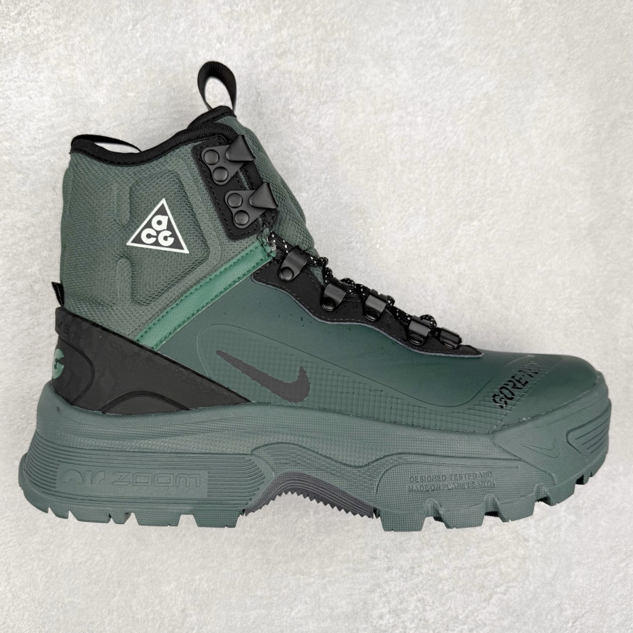 NK ACG Air Zoom Gaiadome Gore-Tex 舒适 防滑耐磨高帮户外功能鞋 实拍调校N版已经零色差零失真 百分百还原实物色彩所见即所得 不存在货不对板色差等低级问题 选购参考实物拍摄 不混卖不参货 只用心做好货严格选品 承诺混一赔十 尺码：36 36.5 37.5 38 38.5 39 40 40.5 41 42 42.5 43 44 44.5 45 46-选品中心