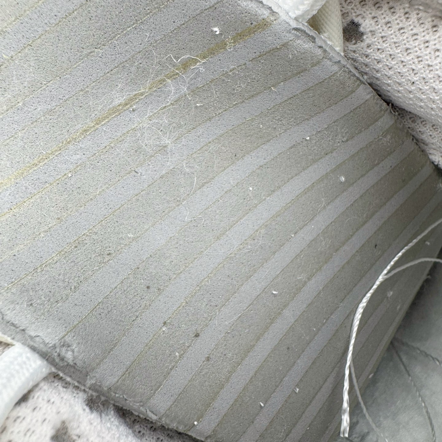 图片[10]-＃YC纯原 NK Dunk Low 杏酪凝脂 WP0510-069 鞋身纯净奶油白皮革如初雪覆面，「开心果白」吻上经典轮廓，悄然勾勒Swoosh与鞋底边界，温润粉调从钩尖蔓延，在盛夏凝脂化开甜度。一抹柔雾感鞋带串起云朵般绵软脚感，透气质感孔点缀鞋头，呼吸间皆是轻盈，恰似杏酪将凝未凝时，泛着薄纱般的浅樱粉晕。定制系列天花板 无原鞋不开发 全系列得物原鞋一比一校对开发 配色持续更新中 终端对接 优势输出 全套原厂楦头原纸板数据档案倾力打造 原汁原味莞产 极致还原 圈内最强针车工艺 高端零售指定版 广东原厂配套原盒原标 鞋盒分三个尺码段 原厂冲刀 超高清洁度 全鞋零毛边皮料切割 采用原厂百宏鞋带以及原厂百宏织唛舌标 内标可供原厂几率过验 进口原装条纹中底布 四线拉帮白色点胶 原厂拉帮手法遵循公司 原厂电绣 极致还原 尺码：36 36.5 37.5 38 38.5 39 40 40.5 41 42 42.5 43 44 44.5 45 46-选品中心