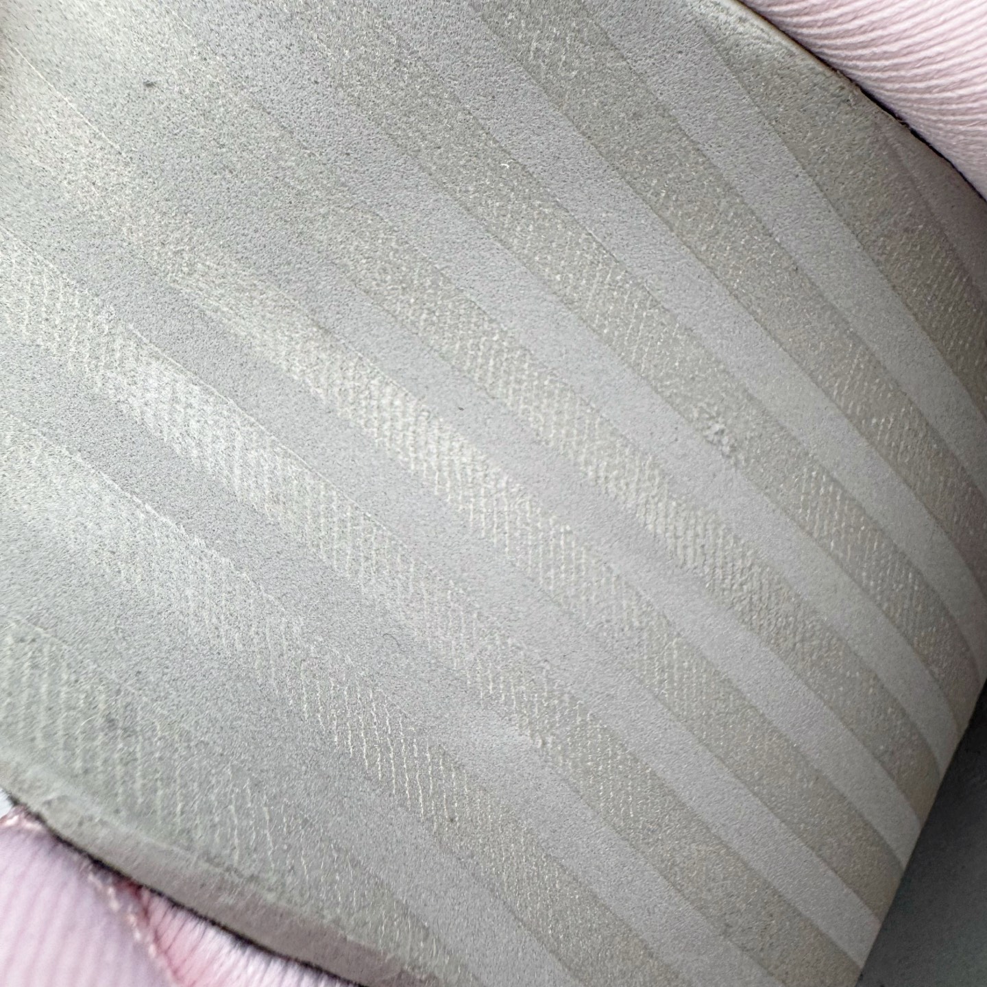 图片[10]-＃Max/灭世 NK Sabrina 2 萨布丽娜二代签名减震防滑低帮篮球鞋 粉色 FZ1517-601 革新登场🌪🔝颠覆革新出货‼️缓震配置独家革新！实战属性直接拉满👊🏻实战天花板上限再度提升！实战亲测-性能体验吊打国产同价位鞋款 ⚫️前掌扇形zoom➕增配中足抗扭片➕增配后掌马蹄ZOOM气垫（正品仅配置前掌扇形zoom） 完美解决 正品抗扭不足问题 ⚫️采用科比5代鞋楦以及龙骨数据打造！前后落差仅6mm！小科5实至名归！ ⚫️鞋身➕鞋头增配高频补强层，提升鞋头以及脚踝支撑性 ⚫️鞋垫采用高弹缓震垫材质-磨合一场直接贴合脚型☑️ ⚫️外底加厚2mm，升级止滑配方，磨合一次，抓地原地起飞 后卫旗舰有且只在灭世纯原（支持市场任意货品正面PK） 真材实料，肉眼可见！革新升级绝非空穴来风！灭世纯原内外兼修，用态度诠释最强实战货品👊🏻 尺码：39-46（尺码建议：标准亚洲楦 无需大半码）-选品中心