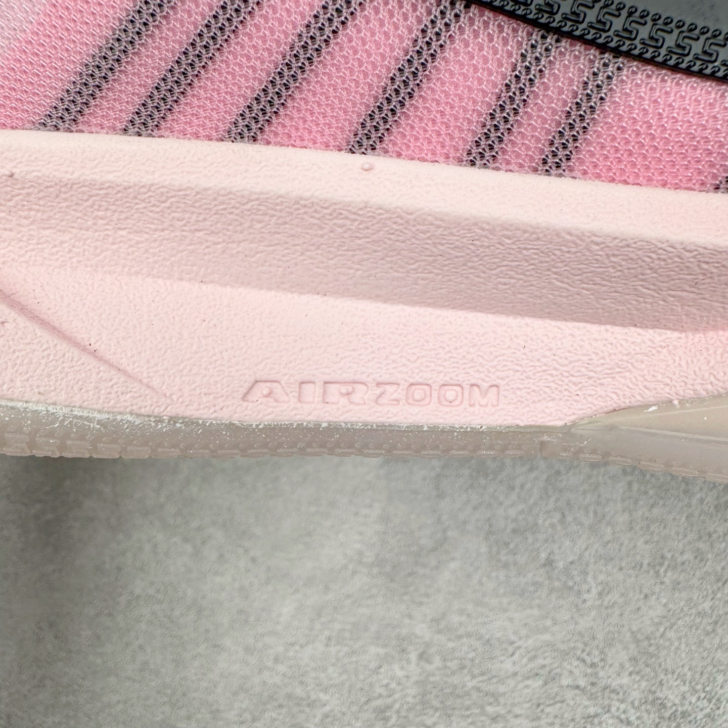 图片[19]-＃Max/灭世 NK Sabrina 2 萨布丽娜二代签名减震防滑低帮篮球鞋 粉色 FZ1517-601 革新登场🌪🔝颠覆革新出货‼️缓震配置独家革新！实战属性直接拉满👊🏻实战天花板上限再度提升！实战亲测-性能体验吊打国产同价位鞋款 ⚫️前掌扇形zoom➕增配中足抗扭片➕增配后掌马蹄ZOOM气垫（正品仅配置前掌扇形zoom） 完美解决 正品抗扭不足问题 ⚫️采用科比5代鞋楦以及龙骨数据打造！前后落差仅6mm！小科5实至名归！ ⚫️鞋身➕鞋头增配高频补强层，提升鞋头以及脚踝支撑性 ⚫️鞋垫采用高弹缓震垫材质-磨合一场直接贴合脚型☑️ ⚫️外底加厚2mm，升级止滑配方，磨合一次，抓地原地起飞 后卫旗舰有且只在灭世纯原（支持市场任意货品正面PK） 真材实料，肉眼可见！革新升级绝非空穴来风！灭世纯原内外兼修，用态度诠释最强实战货品👊🏻 尺码：39-46（尺码建议：标准亚洲楦 无需大半码）-选品中心