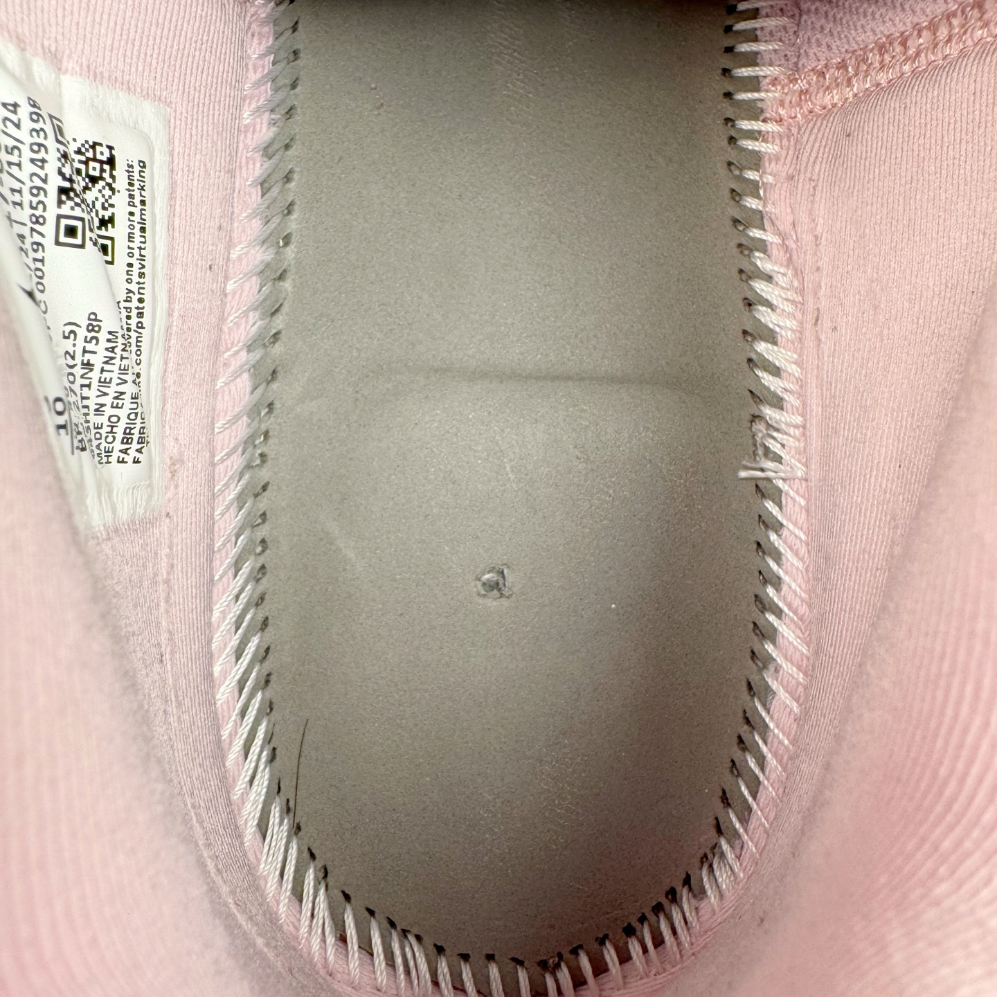 图片[11]-＃Max/灭世 NK Sabrina 2 萨布丽娜二代签名减震防滑低帮篮球鞋 粉色 FZ1517-601 革新登场🌪🔝颠覆革新出货‼️缓震配置独家革新！实战属性直接拉满👊🏻实战天花板上限再度提升！实战亲测-性能体验吊打国产同价位鞋款 ⚫️前掌扇形zoom➕增配中足抗扭片➕增配后掌马蹄ZOOM气垫（正品仅配置前掌扇形zoom） 完美解决 正品抗扭不足问题 ⚫️采用科比5代鞋楦以及龙骨数据打造！前后落差仅6mm！小科5实至名归！ ⚫️鞋身➕鞋头增配高频补强层，提升鞋头以及脚踝支撑性 ⚫️鞋垫采用高弹缓震垫材质-磨合一场直接贴合脚型☑️ ⚫️外底加厚2mm，升级止滑配方，磨合一次，抓地原地起飞 后卫旗舰有且只在灭世纯原（支持市场任意货品正面PK） 真材实料，肉眼可见！革新升级绝非空穴来风！灭世纯原内外兼修，用态度诠释最强实战货品👊🏻 尺码：39-46（尺码建议：标准亚洲楦 无需大半码）-选品中心