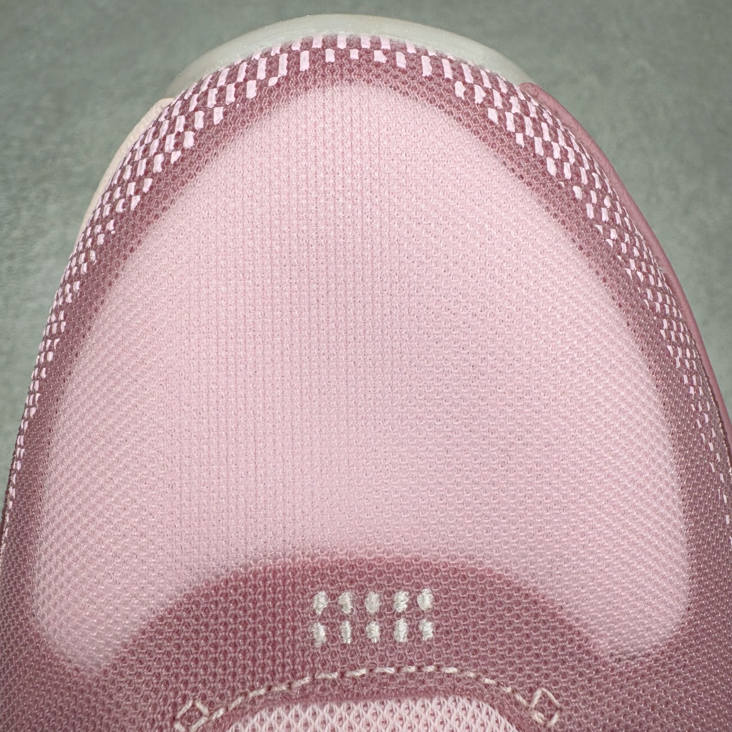 图片[16]-＃Max/灭世 NK Sabrina 2 萨布丽娜二代签名减震防滑低帮篮球鞋 粉色 FZ1517-601 革新登场🌪🔝颠覆革新出货‼️缓震配置独家革新！实战属性直接拉满👊🏻实战天花板上限再度提升！实战亲测-性能体验吊打国产同价位鞋款 ⚫️前掌扇形zoom➕增配中足抗扭片➕增配后掌马蹄ZOOM气垫（正品仅配置前掌扇形zoom） 完美解决 正品抗扭不足问题 ⚫️采用科比5代鞋楦以及龙骨数据打造！前后落差仅6mm！小科5实至名归！ ⚫️鞋身➕鞋头增配高频补强层，提升鞋头以及脚踝支撑性 ⚫️鞋垫采用高弹缓震垫材质-磨合一场直接贴合脚型☑️ ⚫️外底加厚2mm，升级止滑配方，磨合一次，抓地原地起飞 后卫旗舰有且只在灭世纯原（支持市场任意货品正面PK） 真材实料，肉眼可见！革新升级绝非空穴来风！灭世纯原内外兼修，用态度诠释最强实战货品👊🏻 尺码：39-46（尺码建议：标准亚洲楦 无需大半码）-选品中心