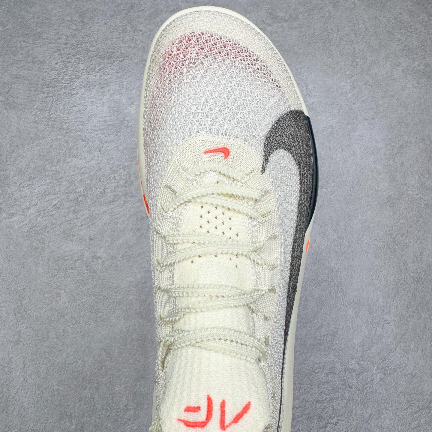 图片[4]-＃JC纯原 NK Air Zoom Alphafly NEXT% 3 2024全新马拉松超级跑鞋 FD8315-101 有史以来最轻盈、测试次数最多的NK Alphafly 经过精英马拉松运动员的测试验证 并搭载Air Zoom气垫 旨在助力跑者实现突破 取得更佳的成绩 在开发过程中 Alphafly 3帮助耐克运动员凯尔文·基普图姆（Kelvin Kiptum）以2：00：35的成绩刷新了马拉松世界纪录 Alphafly的动力设计没有改变——Air Zoom气垫单元、Flyplate碳纤维板和ZoomX泡绵 但是整体系统的制作方法略有调整 优化和提升了对运动员的帮助 主要更新包括一体式鞋底 提供顺畅稳定的“后跟到脚趾”过渡；更宽的全长Flyplate碳纤维板提供稳定助推力 全新Fast Shot外底保证出色牵引力和抓地力 全新Atomknit 3.0鞋面提供更强的控制力、透气性和中足支撑力 尺码：36 36.5 37.5 38 38.5 39 40 40.5 41 42 42.5 43 44 44.5 45 46-选品中心