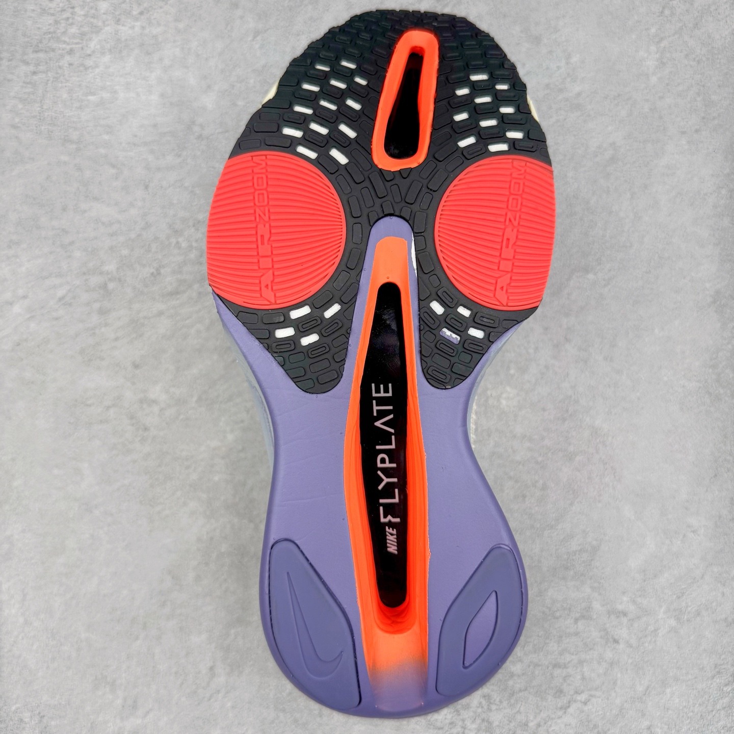 图片[9]-＃JC纯原 NK Air Zoom Alphafly NEXT% 3 2024全新马拉松超级跑鞋 FD8315-101 有史以来最轻盈、测试次数最多的NK Alphafly 经过精英马拉松运动员的测试验证 并搭载Air Zoom气垫 旨在助力跑者实现突破 取得更佳的成绩 在开发过程中 Alphafly 3帮助耐克运动员凯尔文·基普图姆（Kelvin Kiptum）以2：00：35的成绩刷新了马拉松世界纪录 Alphafly的动力设计没有改变——Air Zoom气垫单元、Flyplate碳纤维板和ZoomX泡绵 但是整体系统的制作方法略有调整 优化和提升了对运动员的帮助 主要更新包括一体式鞋底 提供顺畅稳定的“后跟到脚趾”过渡；更宽的全长Flyplate碳纤维板提供稳定助推力 全新Fast Shot外底保证出色牵引力和抓地力 全新Atomknit 3.0鞋面提供更强的控制力、透气性和中足支撑力 尺码：36 36.5 37.5 38 38.5 39 40 40.5 41 42 42.5 43 44 44.5 45 46-选品中心