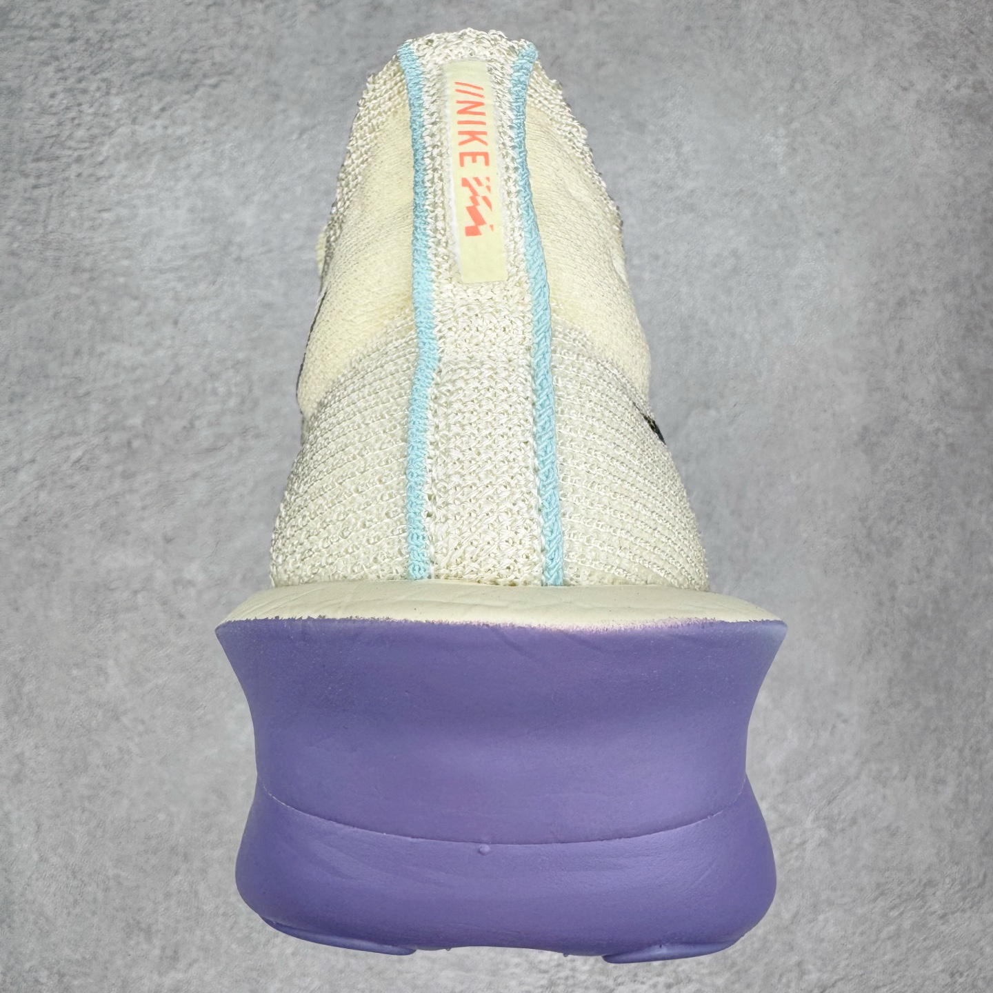 图片[8]-＃JC纯原 NK Air Zoom Alphafly NEXT% 3 2024全新马拉松超级跑鞋 FD8315-101 有史以来最轻盈、测试次数最多的NK Alphafly 经过精英马拉松运动员的测试验证 并搭载Air Zoom气垫 旨在助力跑者实现突破 取得更佳的成绩 在开发过程中 Alphafly 3帮助耐克运动员凯尔文·基普图姆（Kelvin Kiptum）以2：00：35的成绩刷新了马拉松世界纪录 Alphafly的动力设计没有改变——Air Zoom气垫单元、Flyplate碳纤维板和ZoomX泡绵 但是整体系统的制作方法略有调整 优化和提升了对运动员的帮助 主要更新包括一体式鞋底 提供顺畅稳定的“后跟到脚趾”过渡；更宽的全长Flyplate碳纤维板提供稳定助推力 全新Fast Shot外底保证出色牵引力和抓地力 全新Atomknit 3.0鞋面提供更强的控制力、透气性和中足支撑力 尺码：36 36.5 37.5 38 38.5 39 40 40.5 41 42 42.5 43 44 44.5 45 46-选品中心