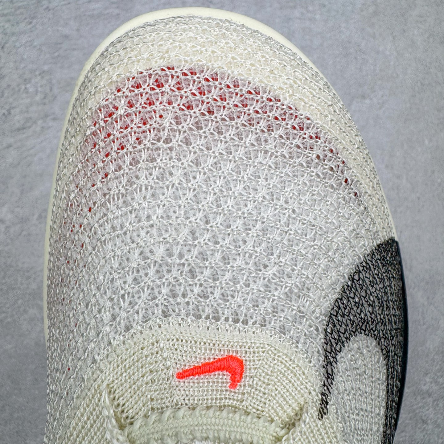 图片[15]-＃JC纯原 NK Air Zoom Alphafly NEXT% 3 2024全新马拉松超级跑鞋 FD8315-101 有史以来最轻盈、测试次数最多的NK Alphafly 经过精英马拉松运动员的测试验证 并搭载Air Zoom气垫 旨在助力跑者实现突破 取得更佳的成绩 在开发过程中 Alphafly 3帮助耐克运动员凯尔文·基普图姆（Kelvin Kiptum）以2：00：35的成绩刷新了马拉松世界纪录 Alphafly的动力设计没有改变——Air Zoom气垫单元、Flyplate碳纤维板和ZoomX泡绵 但是整体系统的制作方法略有调整 优化和提升了对运动员的帮助 主要更新包括一体式鞋底 提供顺畅稳定的“后跟到脚趾”过渡；更宽的全长Flyplate碳纤维板提供稳定助推力 全新Fast Shot外底保证出色牵引力和抓地力 全新Atomknit 3.0鞋面提供更强的控制力、透气性和中足支撑力 尺码：36 36.5 37.5 38 38.5 39 40 40.5 41 42 42.5 43 44 44.5 45 46-选品中心