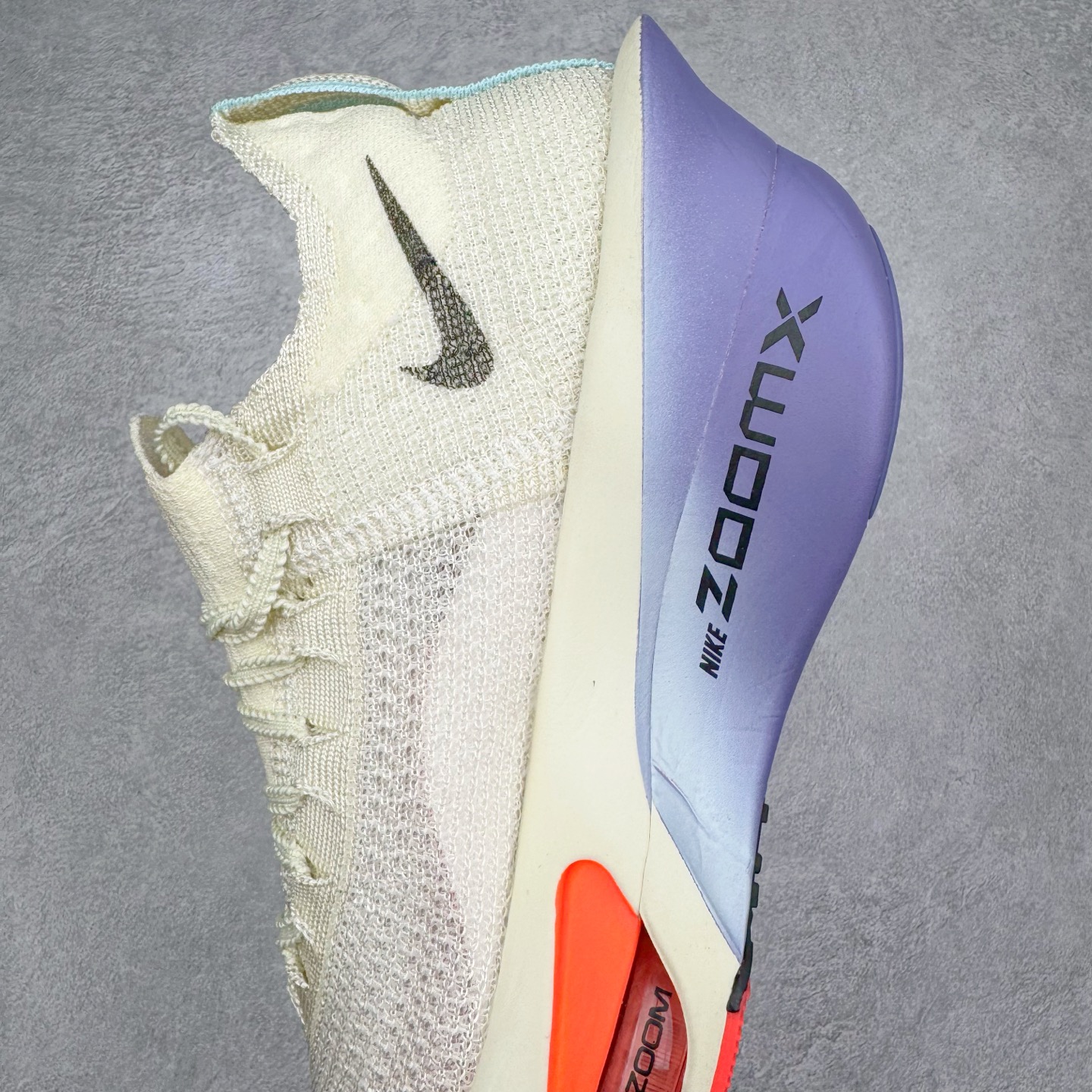 图片[7]-＃JC纯原 NK Air Zoom Alphafly NEXT% 3 2024全新马拉松超级跑鞋 FD8315-101 有史以来最轻盈、测试次数最多的NK Alphafly 经过精英马拉松运动员的测试验证 并搭载Air Zoom气垫 旨在助力跑者实现突破 取得更佳的成绩 在开发过程中 Alphafly 3帮助耐克运动员凯尔文·基普图姆（Kelvin Kiptum）以2：00：35的成绩刷新了马拉松世界纪录 Alphafly的动力设计没有改变——Air Zoom气垫单元、Flyplate碳纤维板和ZoomX泡绵 但是整体系统的制作方法略有调整 优化和提升了对运动员的帮助 主要更新包括一体式鞋底 提供顺畅稳定的“后跟到脚趾”过渡；更宽的全长Flyplate碳纤维板提供稳定助推力 全新Fast Shot外底保证出色牵引力和抓地力 全新Atomknit 3.0鞋面提供更强的控制力、透气性和中足支撑力 尺码：36 36.5 37.5 38 38.5 39 40 40.5 41 42 42.5 43 44 44.5 45 46-选品中心