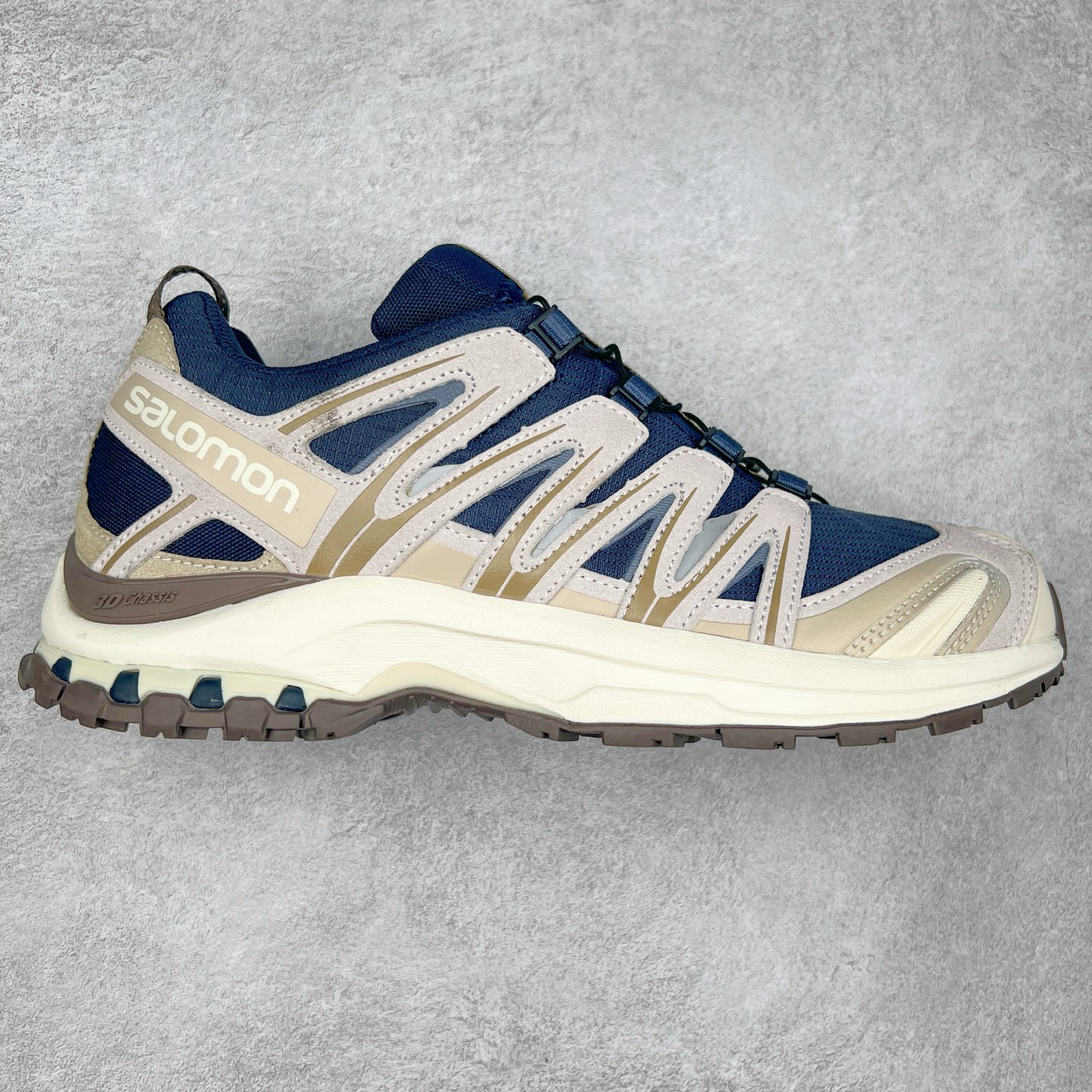 ＃C版 SALOMON XA Pro 3D ADV 萨洛蒙潮流越野机能户外功能鞋 纯原外贸平台特供订单 耗时半年巨作 全套原纸板楦头开发 原厂特供网布配套加持 确保原汁原味 完美呈现版型 原档数据独家私模五层组合大底 原装Ortholite轻量化鞋垫 中底布带钢印编号 原厂TPU锁扣 进口港宝加持 后跟自然饱满 还原公司包裹性 鞋面采用SENSIFT贴合技术 全方位贴合包裹脚型 鞋跟部鞋底牵引设计 提供强大的抓地性能 更适应野外崎岖不平的道路 其3D ADVANCED CHASSIS底盘 材料轻量大化 钉齿设计更具稳定性 防护性 鞋底易磨损区运用CONTAGRIP高耐磨材料 应对城市硬质路面长距离跑考验 尺码：36 36.5 37.5 38 38.5 39 40 40.5 41 42 42.5 43 44 44.5 45-选品中心