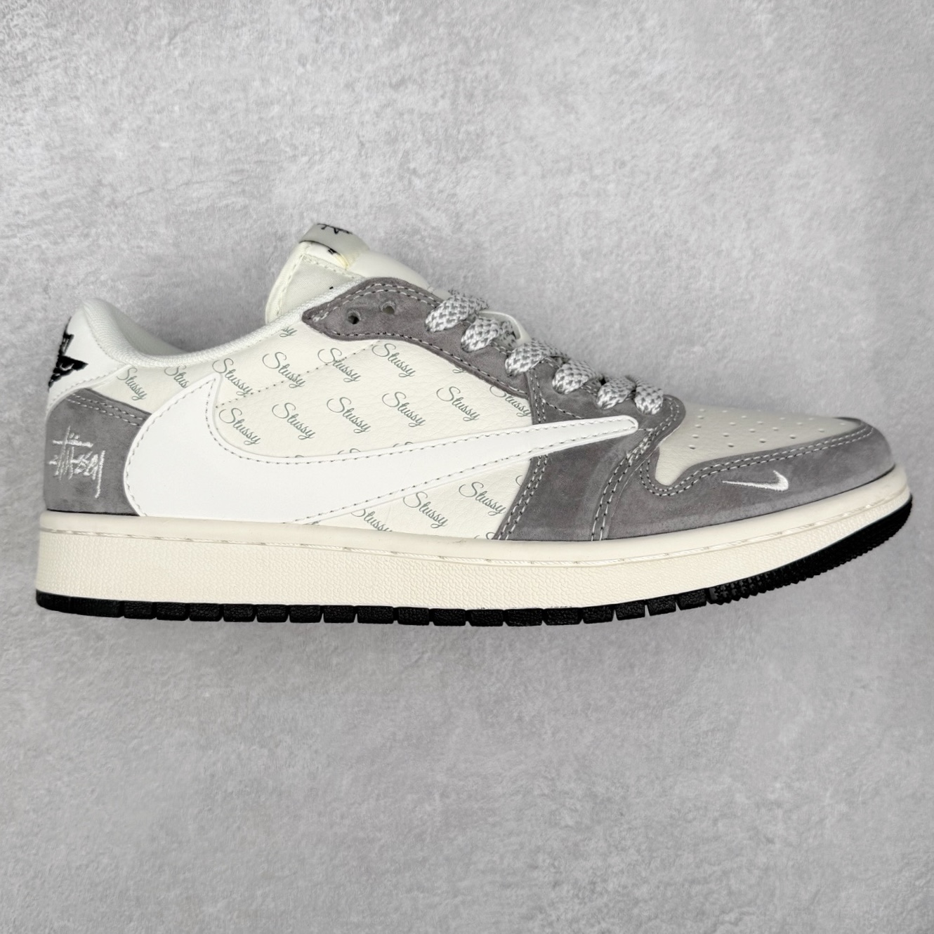 TS x Air Jordan AJ1 Low 倒钩低帮联名定制配色 QW5088-204 原厂内置气垫魔块 A模大底 头层小牛皮 鞋舌AJ原厂专用牛津布+AJ专用反口珍珠布+原厂无杂质高弹内里海棉+特殊封边弹力鞋带 实拍调校N版已经零色差零失真 百分百还原实物色彩所见即所得 不存在货不对板色差等低级问题 选购参考实物拍摄 不混卖不参货 只用心做好货严格选品 承诺混一赔十 尺码：36 36.5 37.5 38 38.5 39 40 40.5 41 42 42.5 43 44 44.5 45-选品中心