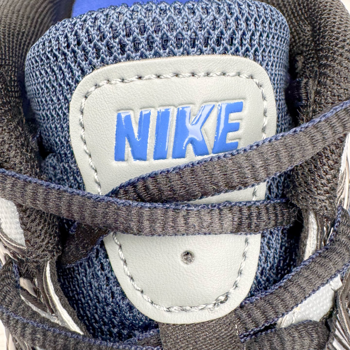 图片[14]-＃CS纯原 NK P-6000 系列低帮复古老爹风休闲运动舒适慢跑鞋 IF6199-002 购入原鞋原装纸板楦头开发 独家私模四层组合大底 市场唯一正确版本 良心定价 新配色陆续出货 进口三文治网面 融合 Pegasus 过往运动鞋设计 助力 21 世纪早期跑步运动跃升时尚新高度 采用透气网眼布、运动风格线条和耐穿覆面 兼具吸睛外观和舒适感受 中底泡绵以田径赛道为灵感 打造厚实设计 缔造出众缓震性能 尺码：36 36.5 37.5 38 38.5 39 40 40.5 41 42 42.5 43 44 44.5 45-选品中心