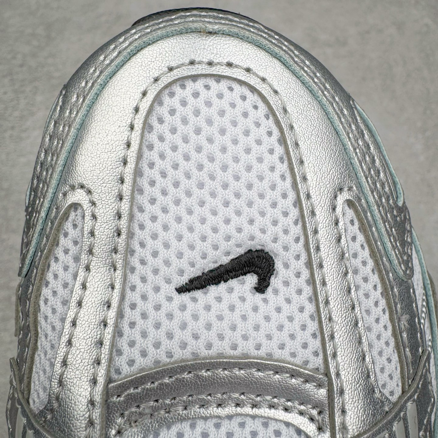 图片[16]-＃CS纯原 NK P-6000 系列低帮复古老爹风休闲运动舒适慢跑鞋 CD6404-105 购入原鞋原装纸板楦头开发 独家私模四层组合大底 市场唯一正确版本 良心定价 新配色陆续出货 进口三文治网面 融合 Pegasus 过往运动鞋设计 助力 21 世纪早期跑步运动跃升时尚新高度 采用透气网眼布、运动风格线条和耐穿覆面 兼具吸睛外观和舒适感受 中底泡绵以田径赛道为灵感 打造厚实设计 缔造出众缓震性能 尺码：36 36.5 37.5 38 38.5 39 40 40.5 41 42 42.5 43 44 44.5 45-选品中心