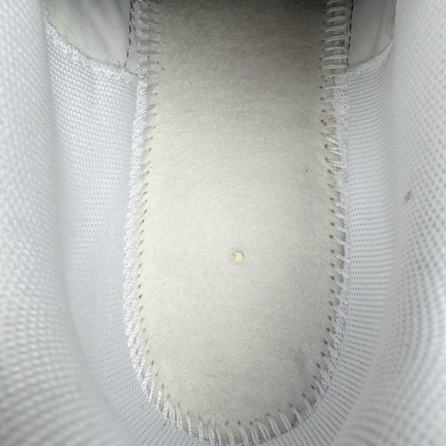 图片[10]-＃CS纯原 NK P-6000 系列低帮复古老爹风休闲运动舒适慢跑鞋 CD6404-105 购入原鞋原装纸板楦头开发 独家私模四层组合大底 市场唯一正确版本 良心定价 新配色陆续出货 进口三文治网面 融合 Pegasus 过往运动鞋设计 助力 21 世纪早期跑步运动跃升时尚新高度 采用透气网眼布、运动风格线条和耐穿覆面 兼具吸睛外观和舒适感受 中底泡绵以田径赛道为灵感 打造厚实设计 缔造出众缓震性能 尺码：36 36.5 37.5 38 38.5 39 40 40.5 41 42 42.5 43 44 44.5 45-选品中心