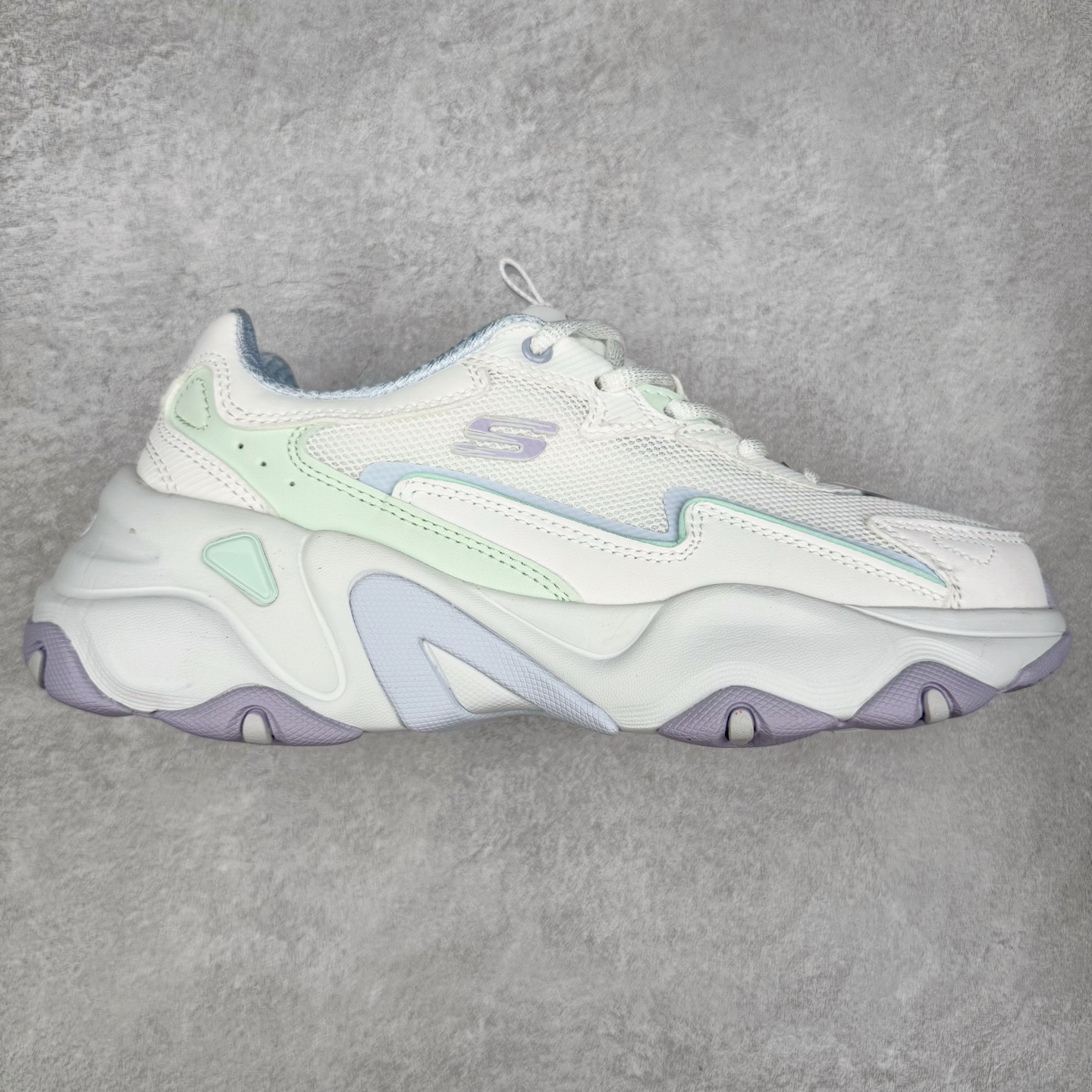 Skechers斯凯奇 D\’Lites 糯米熊 舒适柔软时尚百搭低帮老爹鞋 实拍调校N版已经零色差零失真 百分百还原实物色彩所见即所得 不存在货不对板色差等低级问题 选购参考实物拍摄 不混卖不参货 只用心做好货严格选品 承诺混一赔十 尺码:35.5 36 36.5 37.5 38 38.5 39 40 40.5 41 42 42.5 43 44-选品中心