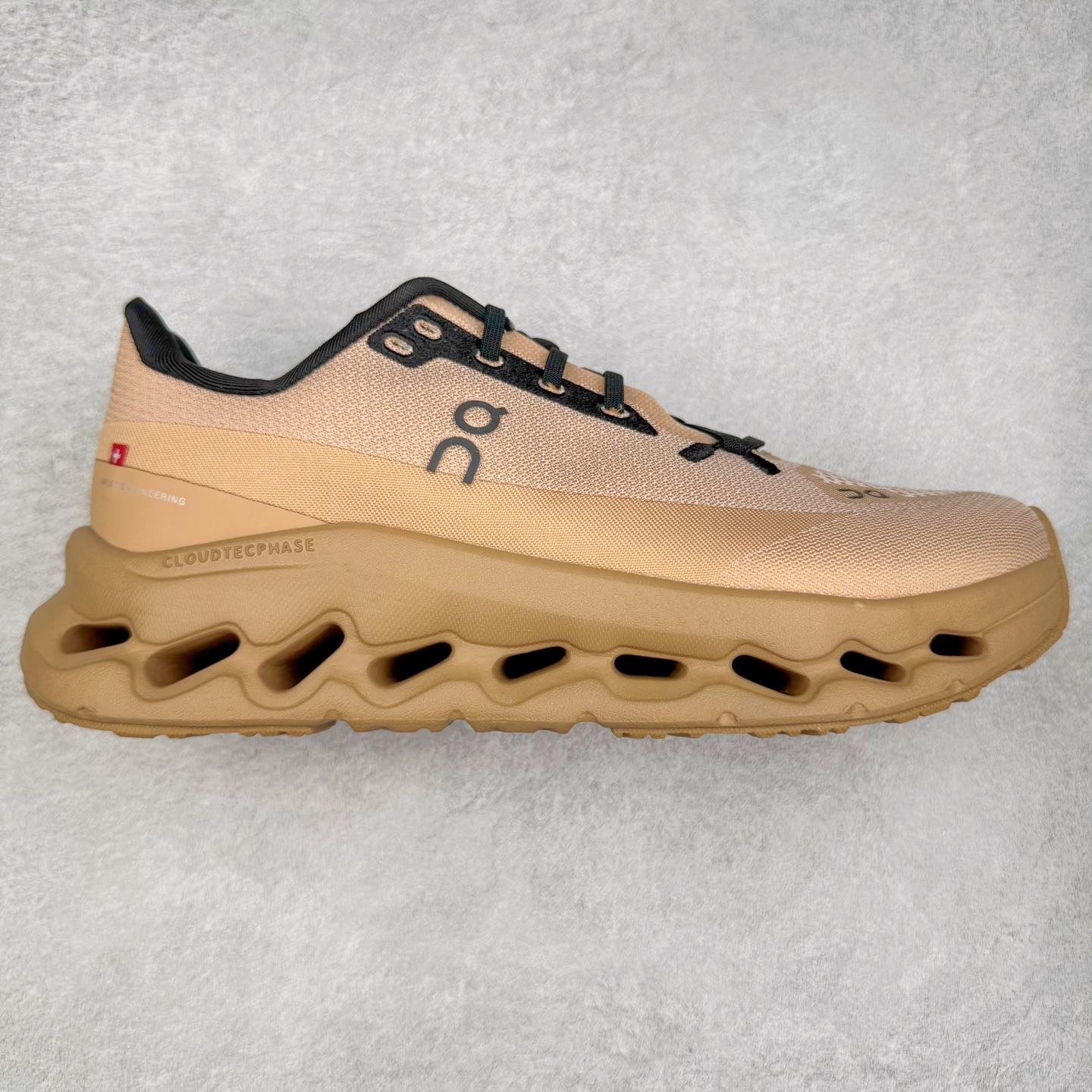 On Cloudtilt 昂跑减震生活休闲鞋 此运动品牌 开创于2010年 缓震着陆、强效回弹、轻柔质感的设计构思始终是ON研制关键 与此同时基于“为全球提供革新性的跑步感受”信念 陆续推出了多款跑鞋及其以专业运动人体跑步工程学为设计关键的功能性跑步服饰设备 让跑者不费力气地畅快畅跑 尺码：36 36.5 37.5 38 38.5 39 40 40.5 41 42 42.5 43 44 44.5 45-选品中心