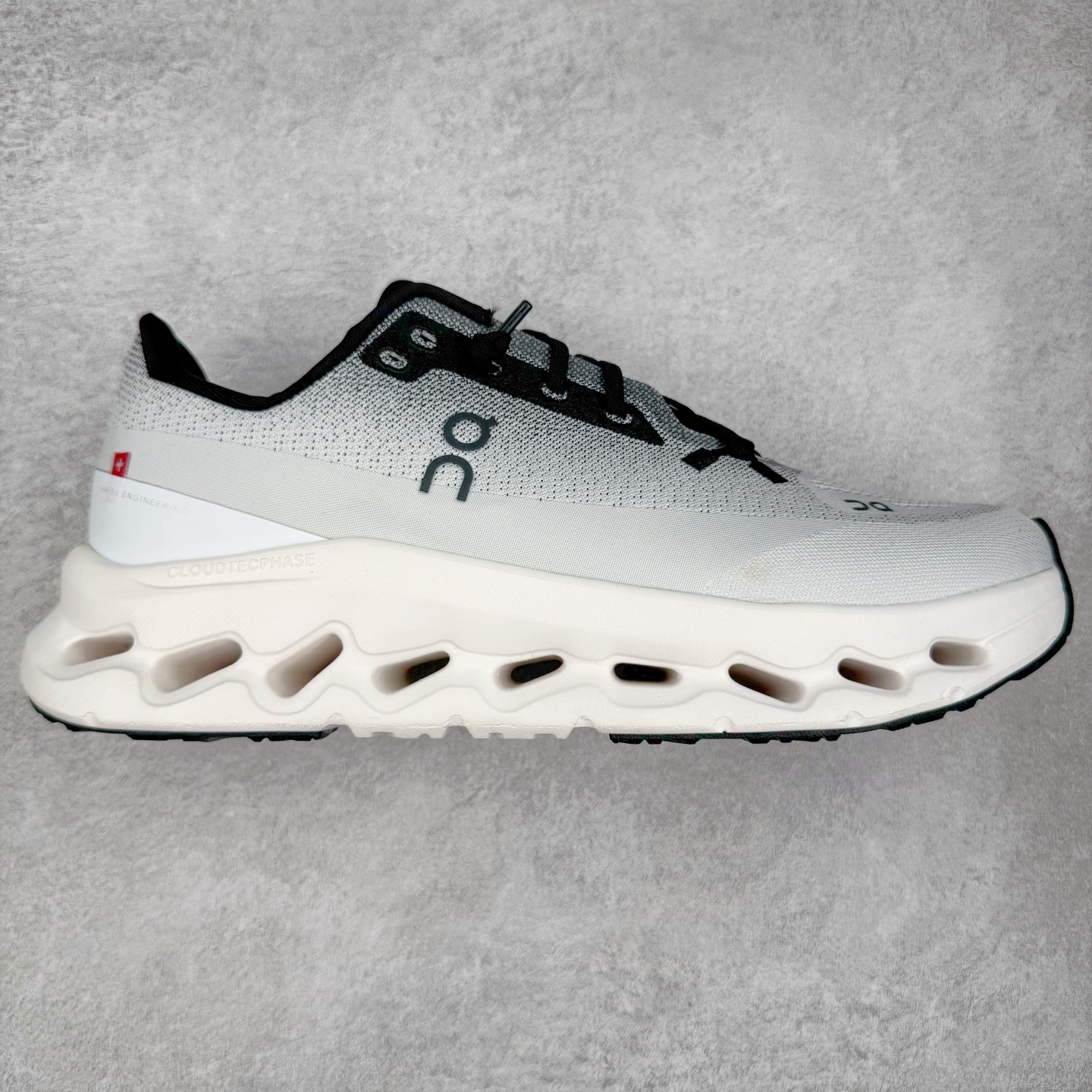 图片[6]-On Cloudtilt 昂跑减震生活休闲鞋 此运动品牌 开创于2010年 缓震着陆、强效回弹、轻柔质感的设计构思始终是ON研制关键 与此同时基于“为全球提供革新性的跑步感受”信念 陆续推出了多款跑鞋及其以专业运动人体跑步工程学为设计关键的功能性跑步服饰设备 让跑者不费力气地畅快畅跑 尺码：36 36.5 37.5 38 38.5 39 40 40.5 41 42 42.5 43 44 44.5 45-选品中心