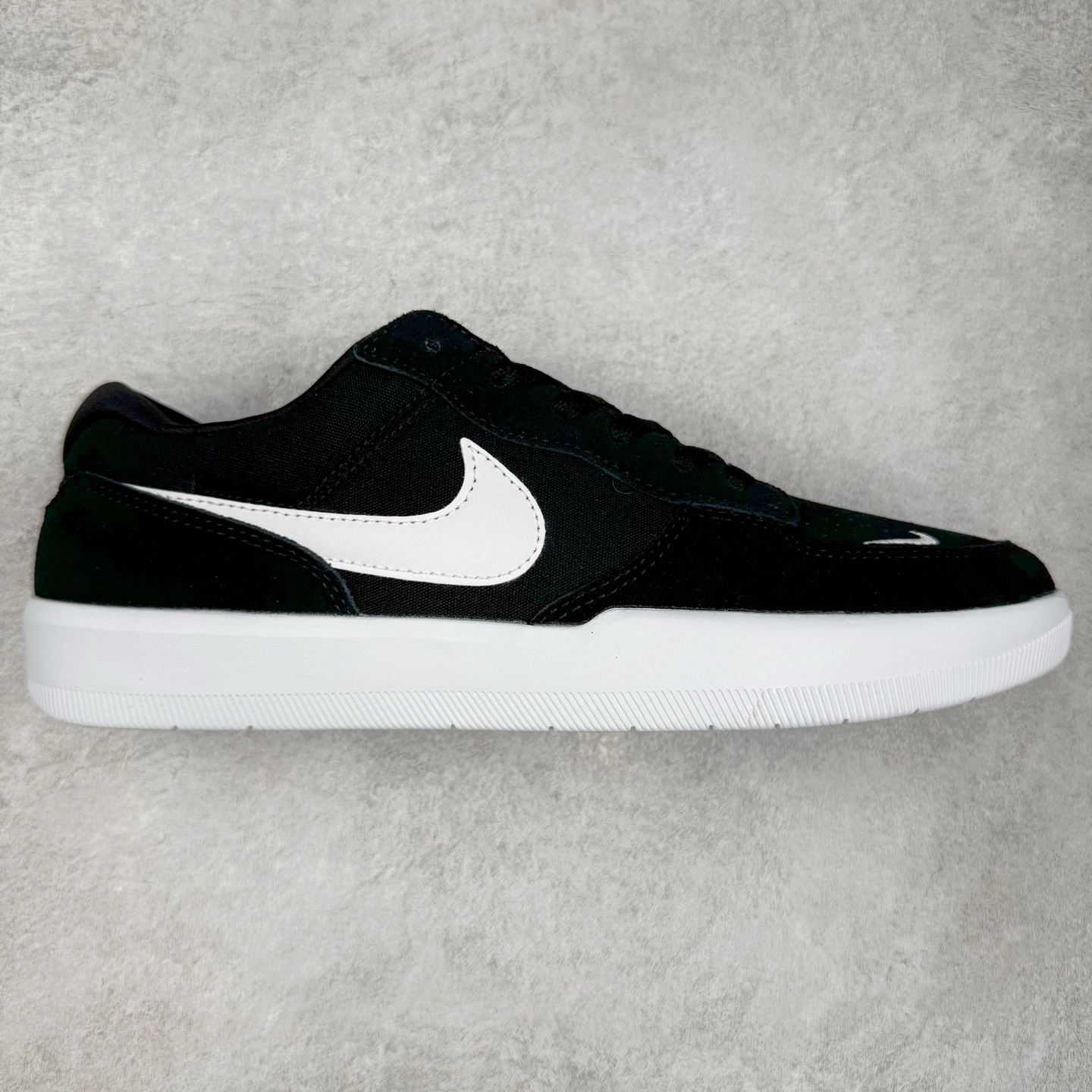 NK SB Force 58 空军58系列低帮休闲运动滑板板鞋 CZ2959-001 鞋面由帆布和麂皮拼接 层次感丰富 搭配硫化外底 耐磨耐穿 鞋舌及中底后跟处饰有SB Logo 表明鞋款身份 采用包边设计 经久耐穿 硫化结构则有效提升灵活性 穿上这款全新推出的创意力作 助你耀动街头 尺码：36 36.5 37.5 38 38.5 39 40 40.5 41 42 42.5 43 44 45-选品中心