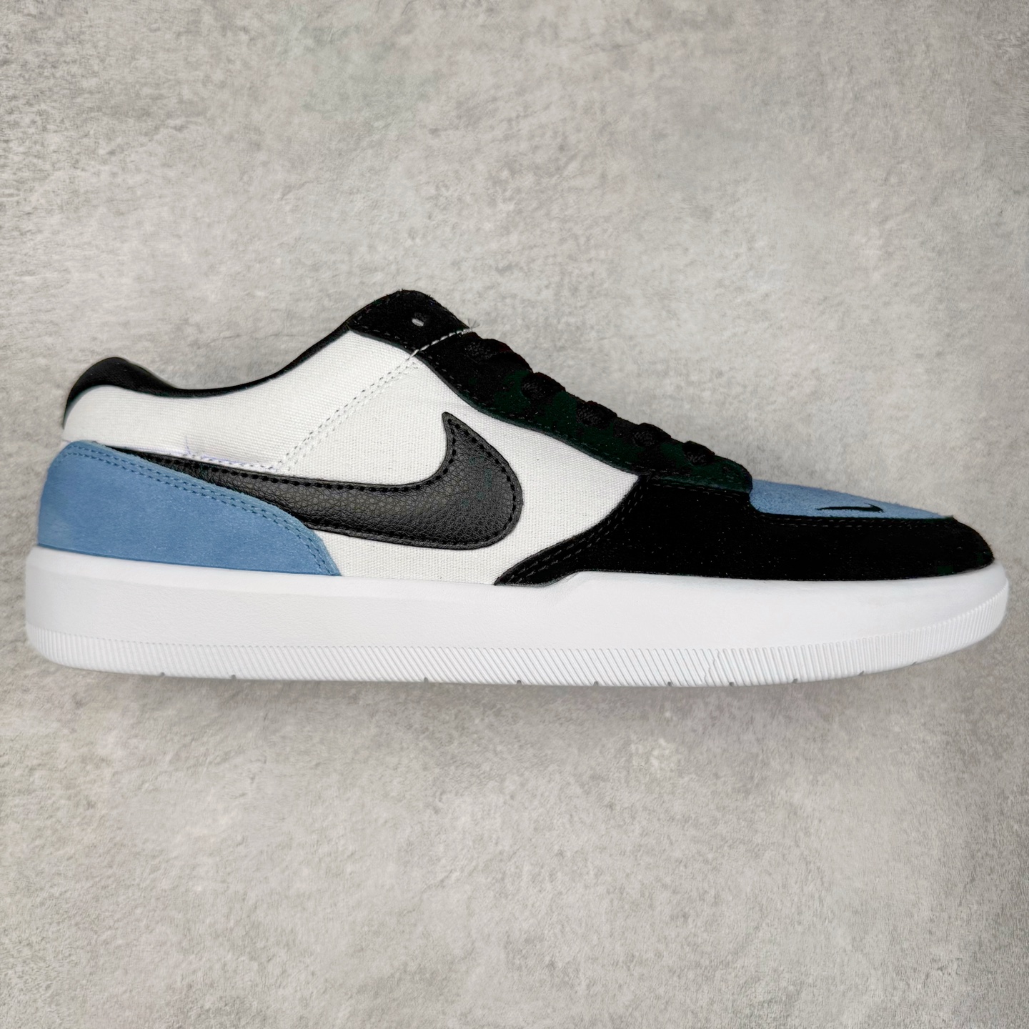 NK SB Force 58 空军58系列低帮休闲运动滑板板鞋 CZ2959-400 鞋面由帆布和麂皮拼接 层次感丰富 搭配硫化外底 耐磨耐穿 鞋舌及中底后跟处饰有SB Logo 表明鞋款身份 采用包边设计 经久耐穿 硫化结构则有效提升灵活性 穿上这款全新推出的创意力作 助你耀动街头 尺码:36 36.5 37.5 38 38.5 39 40 40.5 41 42 42.5 43 44 45-选品中心