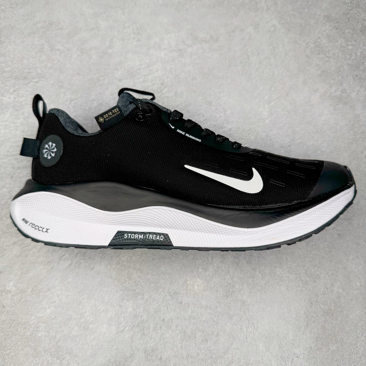 NK React Infinity Run Flyknit 4 GORE-TEX 低帮休闲跑步鞋防水公路助力畅跑 鞋身融入 GORE-TEX 防水层 搭配柔软鞋口在下雨时帮助双足保持干爽舒适 结合 NK ReactX 泡绵提供高出 React 泡绵 13% 的能量回馈 尺码:36 36.5 37.5 38 38.5 39 40 40.5 41.5 42 42.5 43 44 44.5 45-选品中心