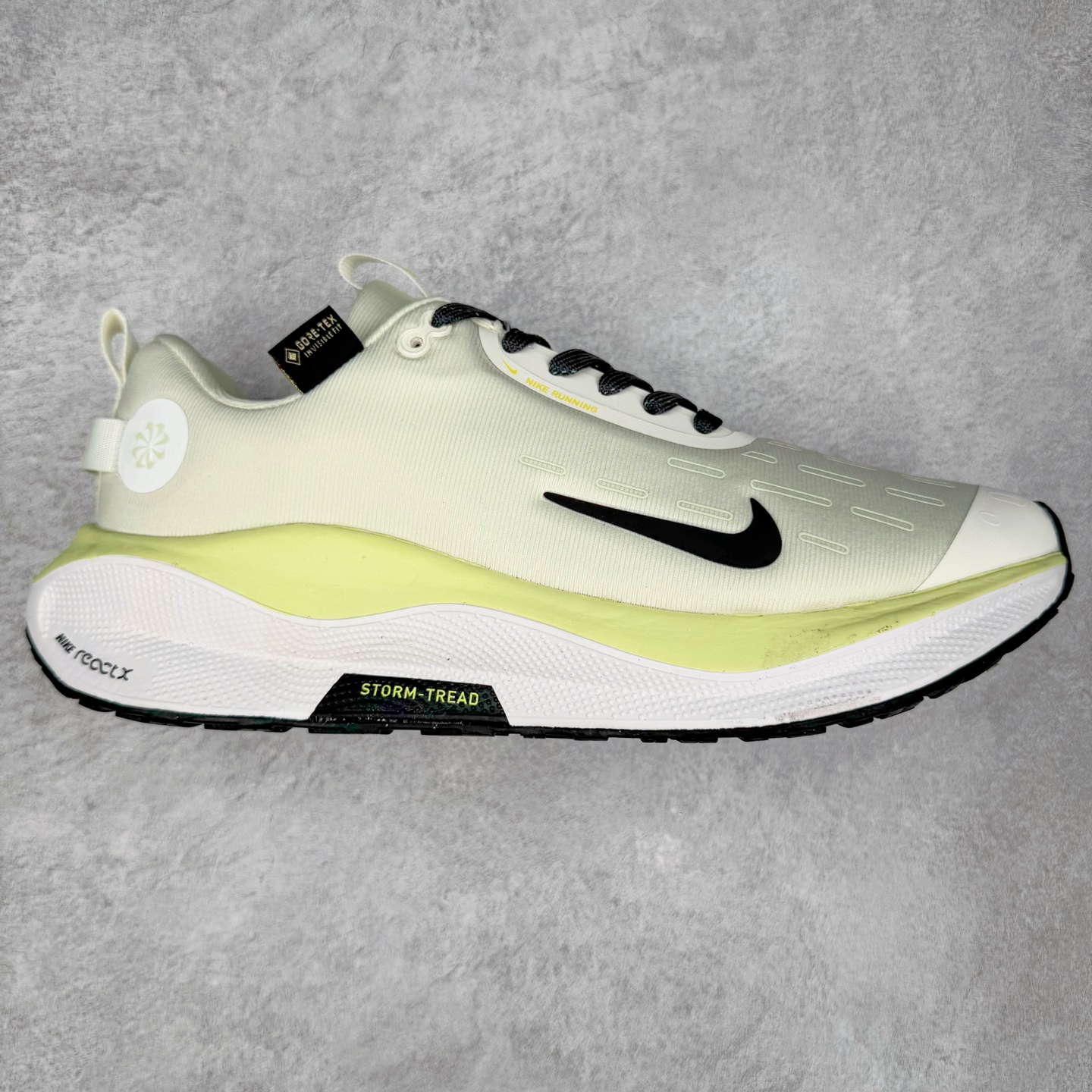 NK React Infinity Run Flyknit 4 GORE-TEX 低帮休闲跑步鞋防水公路助力畅跑 鞋身融入 GORE-TEX 防水层 搭配柔软鞋口在下雨时帮助双足保持干爽舒适 结合 NK ReactX 泡绵提供高出 React 泡绵 13% 的能量回馈 尺码:36 36.5 37.5 38 38.5 39 40 40.5 41.5 42 42.5 43 44 44.5 45-选品中心