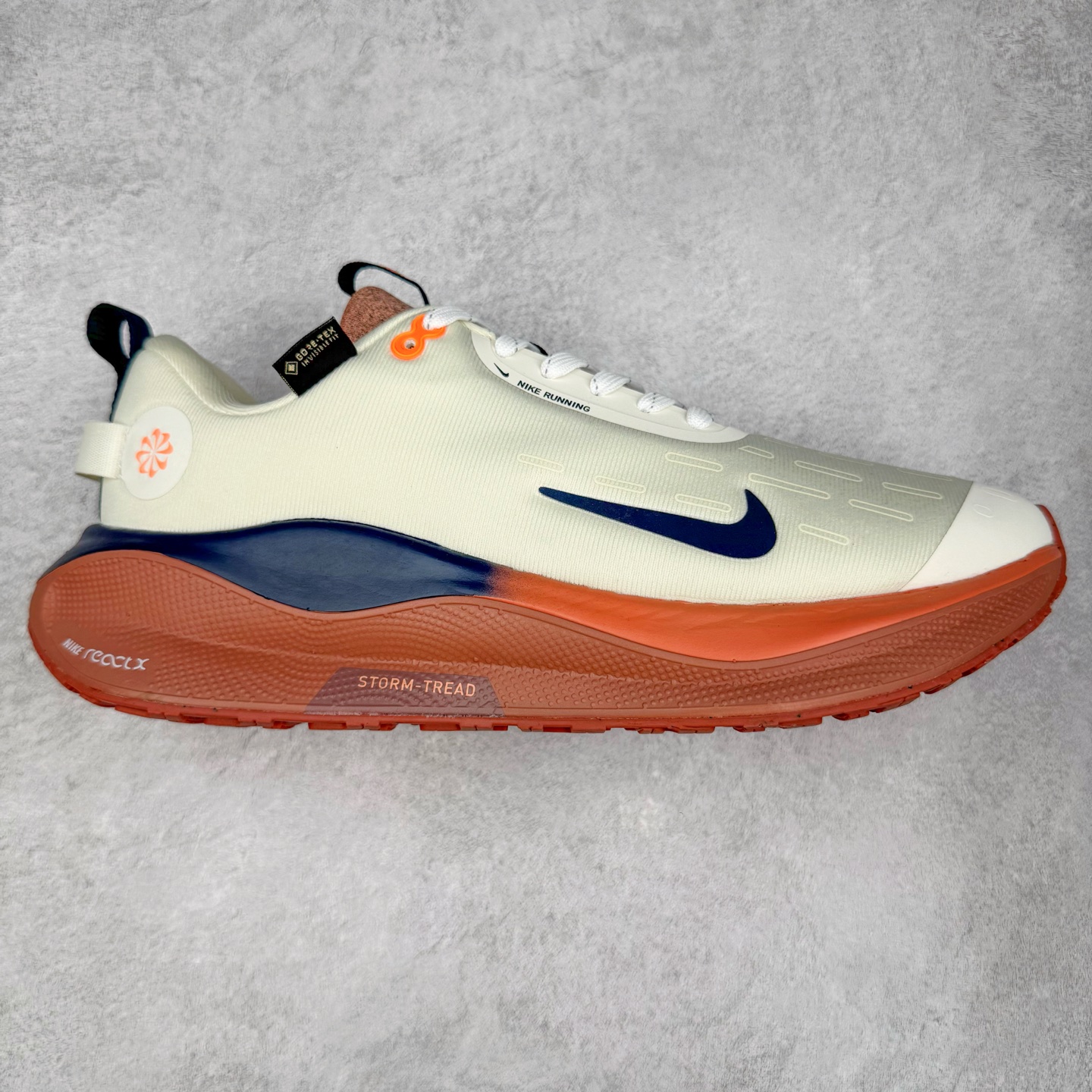 图片[6]-NK React Infinity Run Flyknit 4 GORE-TEX 低帮休闲跑步鞋防水公路助力畅跑 鞋身融入 GORE-TEX 防水层 搭配柔软鞋口在下雨时帮助双足保持干爽舒适 结合 NK ReactX 泡绵提供高出 React 泡绵 13% 的能量回馈 尺码：36 36.5 37.5 38 38.5 39 40 40.5 41.5 42 42.5 43 44 44.5 45-选品中心