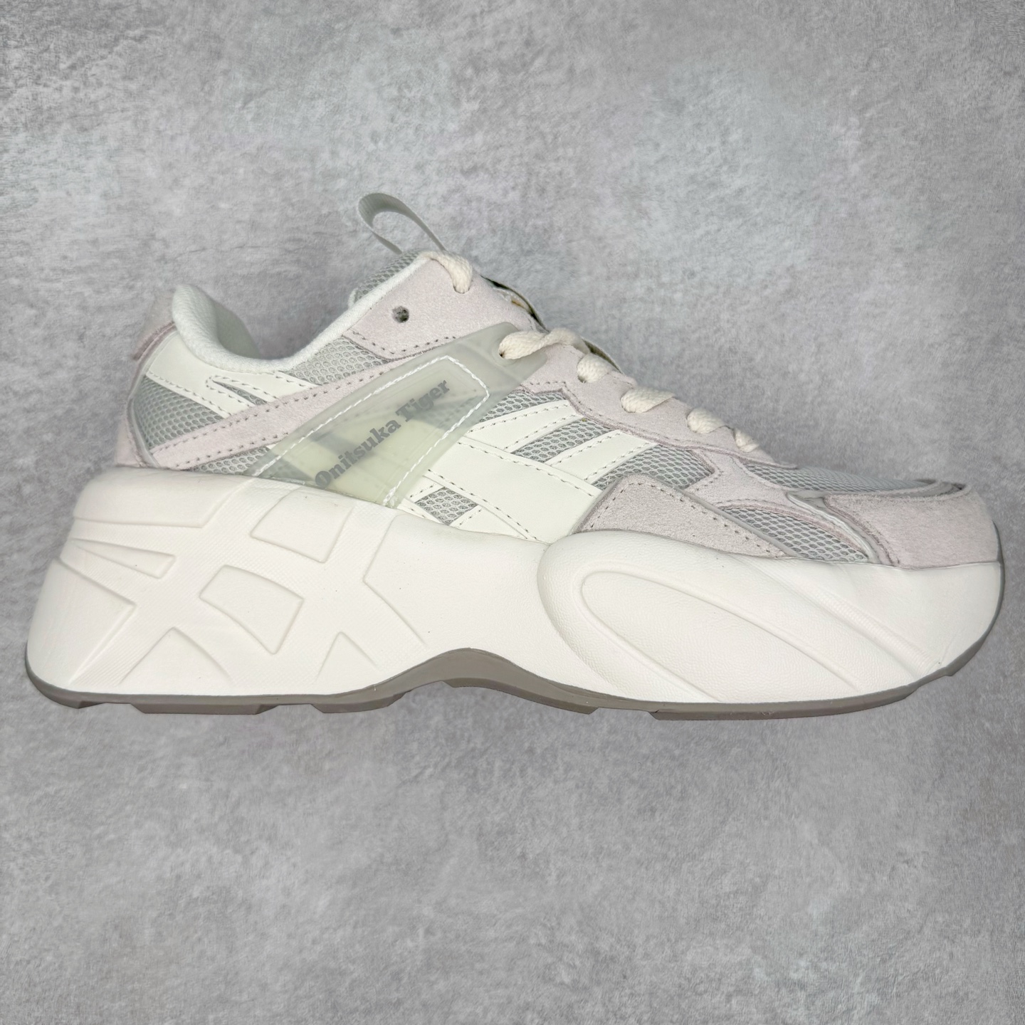 图片[3]-Onitsuka Tiger SP-1 鬼塚虎织物牛剖层革合成革厚底百搭减震耐磨低帮生活休闲鞋 鬼塚虎从运动中汲取灵感，并致力于打造融合舒适感受与创新设计的时尚品牌。品牌的设计风格既体现了对传统的致敬，同时也表达了对精致风格和现代创意的推崇。我们提供独具个性的全系列产品，打造从头到脚的整体穿搭。每件产品皆以精湛工艺匠心打造，细节考究，品质出众。尺码：36 37 37.5 38 39 39.5 40.5 41.5 42 42.5 43.5 44 45-选品中心