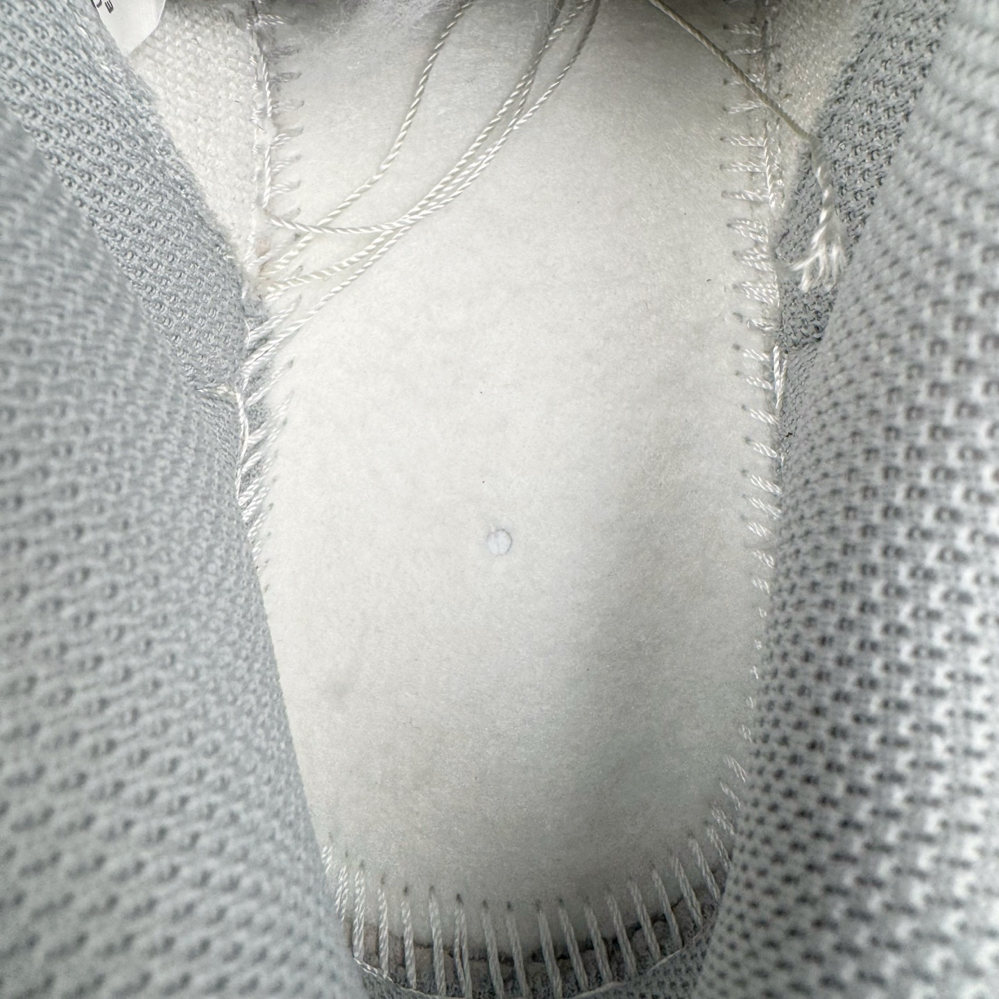 图片[11]-＃YC纯原 NK Dunk Low 灰粉 DD1873-002 实力大厂出品 新配色陆续开发 利润个位数只为口碑 全套原纸板楦头开发 确保原汁原味 完美呈现DUNK版型 一比一鞋头弧度高度鞋身弧度 此版本只针对中端市场 皮料材质有所更替 其他数据细节工艺流程均保持一致 绝不口嗨 细节品控鞋型随意对比 独家私模官方第六代原厂航空铝磨具打磨大底 鞋头坡度极致还原 无解鞋型 原盒原配 圈内天花板工艺 原厂玻璃冲刀 超高清洁度 全鞋零毛边皮料切割 原厂中底布点胶 中底布拉帮走线遵循公司 尺码：36 36.5 37.5 38 38.5 39 40 40.5 41 42 42.5 43 44 44.5 45 46-选品中心