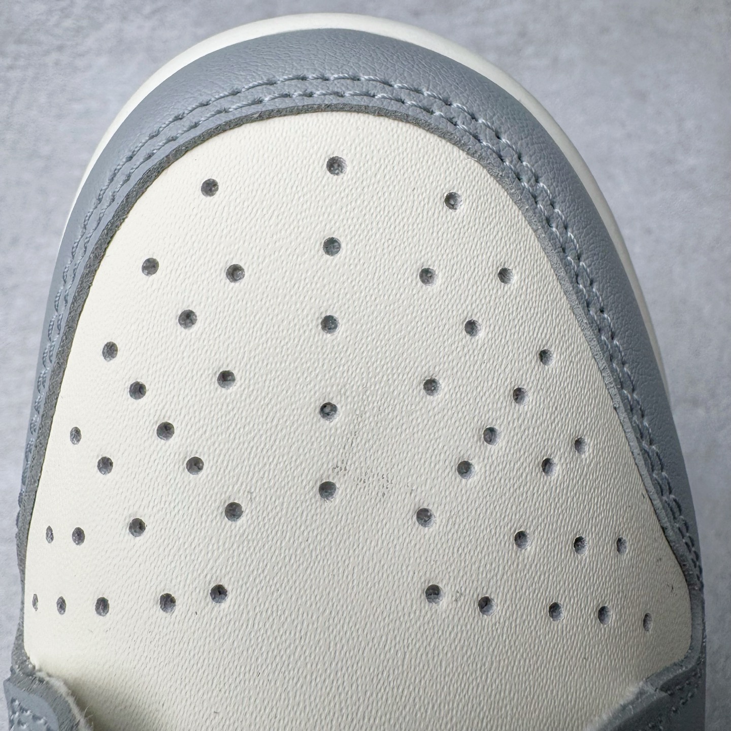 图片[19]-＃YC纯原 NK Dunk Low 灰粉 DD1873-002 实力大厂出品 新配色陆续开发 利润个位数只为口碑 全套原纸板楦头开发 确保原汁原味 完美呈现DUNK版型 一比一鞋头弧度高度鞋身弧度 此版本只针对中端市场 皮料材质有所更替 其他数据细节工艺流程均保持一致 绝不口嗨 细节品控鞋型随意对比 独家私模官方第六代原厂航空铝磨具打磨大底 鞋头坡度极致还原 无解鞋型 原盒原配 圈内天花板工艺 原厂玻璃冲刀 超高清洁度 全鞋零毛边皮料切割 原厂中底布点胶 中底布拉帮走线遵循公司 尺码：36 36.5 37.5 38 38.5 39 40 40.5 41 42 42.5 43 44 44.5 45 46-选品中心