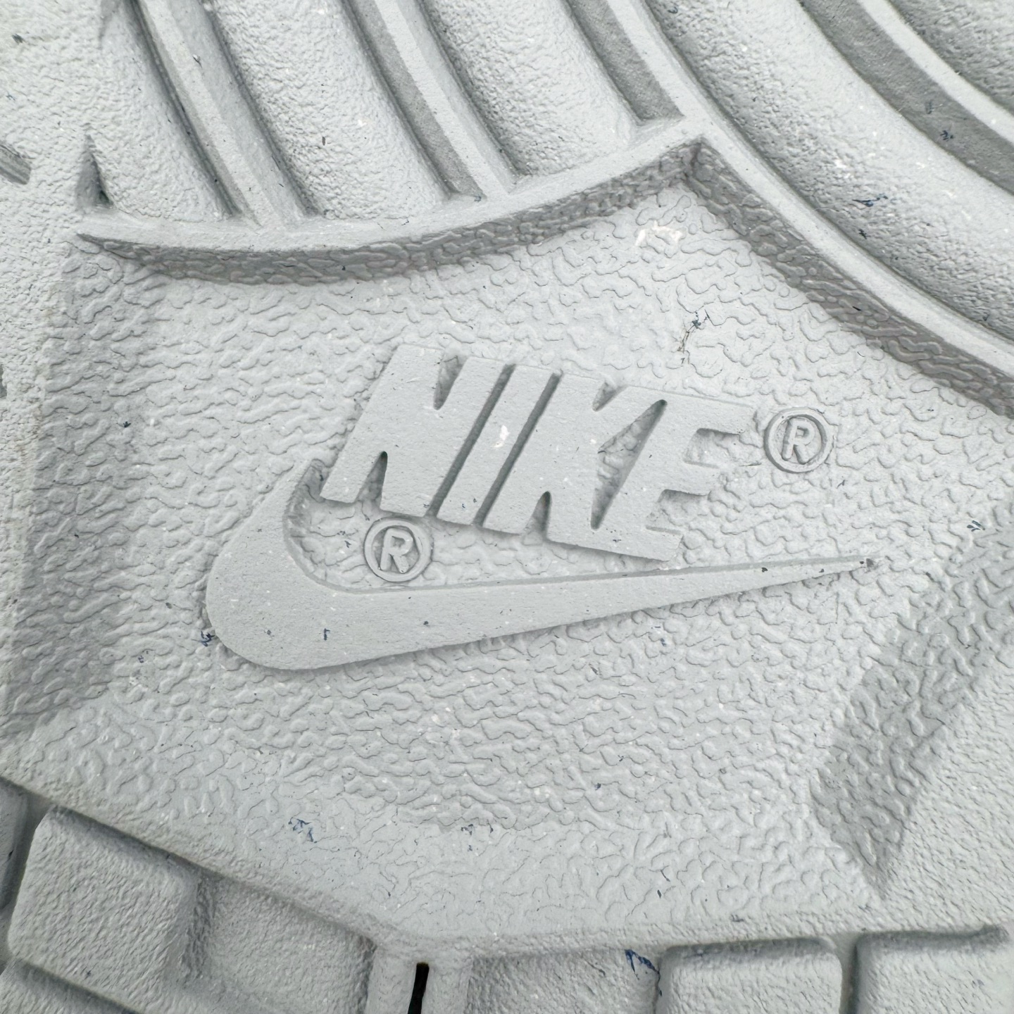 图片[14]-＃YC纯原 NK Dunk Low 灰粉 DD1873-002 实力大厂出品 新配色陆续开发 利润个位数只为口碑 全套原纸板楦头开发 确保原汁原味 完美呈现DUNK版型 一比一鞋头弧度高度鞋身弧度 此版本只针对中端市场 皮料材质有所更替 其他数据细节工艺流程均保持一致 绝不口嗨 细节品控鞋型随意对比 独家私模官方第六代原厂航空铝磨具打磨大底 鞋头坡度极致还原 无解鞋型 原盒原配 圈内天花板工艺 原厂玻璃冲刀 超高清洁度 全鞋零毛边皮料切割 原厂中底布点胶 中底布拉帮走线遵循公司 尺码：36 36.5 37.5 38 38.5 39 40 40.5 41 42 42.5 43 44 44.5 45 46-选品中心