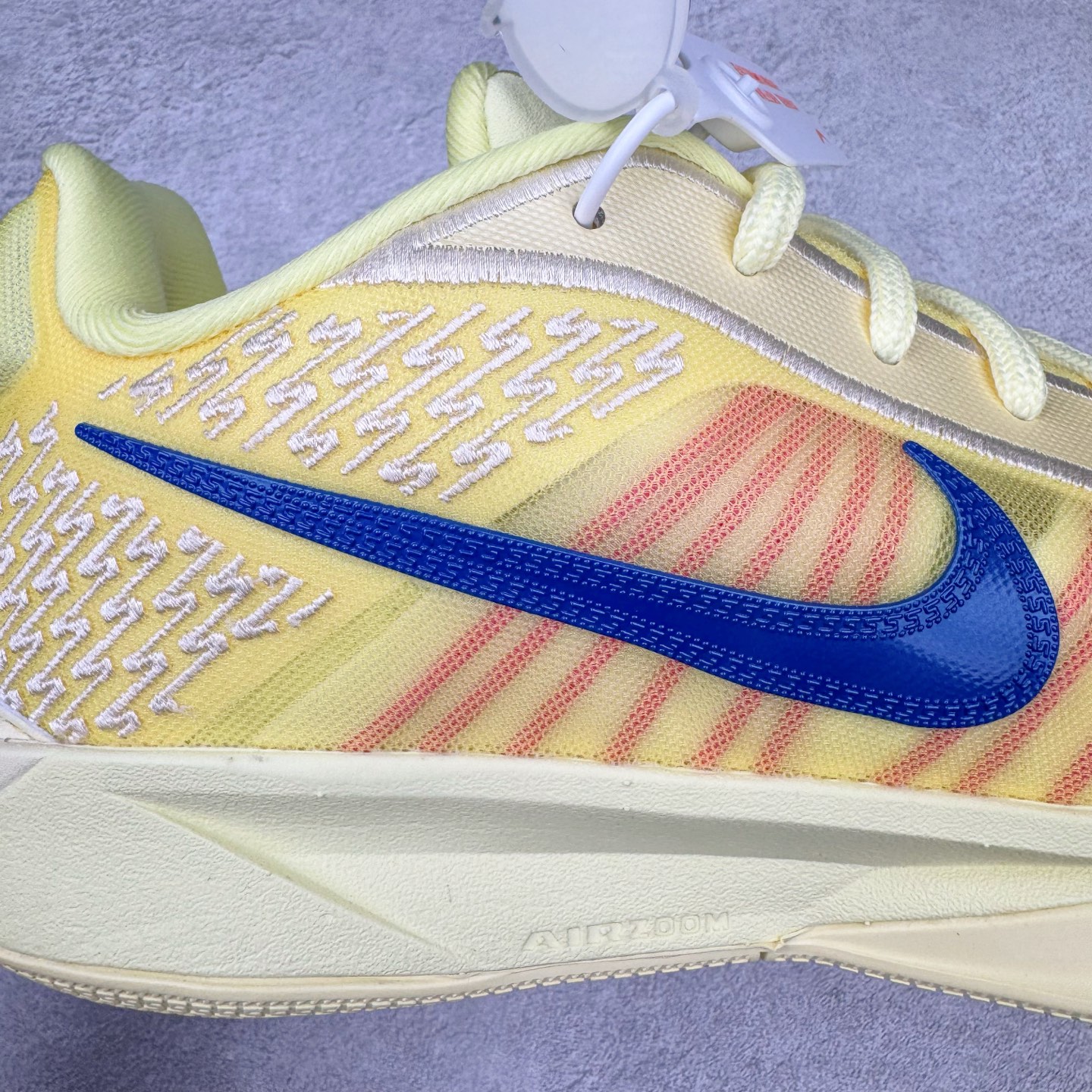 图片[17]-＃Max/灭世 NK Sabrina 2 萨布丽娜二代签名减震防滑低帮篮球鞋 黄色 FZ1517-800 革新登场🌪🔝颠覆革新出货‼️缓震配置独家革新！实战属性直接拉满👊🏻实战天花板上限再度提升！实战亲测-性能体验吊打国产同价位鞋款 ⚫️前掌扇形zoom➕增配中足抗扭片➕增配后掌马蹄ZOOM气垫（正品仅配置前掌扇形zoom） 完美解决 正品抗扭不足问题 ⚫️采用科比5代鞋楦以及龙骨数据打造！前后落差仅6mm！小科5实至名归！ ⚫️鞋身➕鞋头增配高频补强层，提升鞋头以及脚踝支撑性 ⚫️鞋垫采用高弹缓震垫材质-磨合一场直接贴合脚型☑️ ⚫️外底加厚2mm，升级止滑配方，磨合一次，抓地原地起飞 后卫旗舰有且只在灭世纯原（支持市场任意货品正面PK） 真材实料，肉眼可见！革新升级绝非空穴来风！灭世纯原内外兼修，用态度诠释最强实战货品👊🏻 尺码：39-46（尺码建议：标准亚洲楦 无需大半码）-选品中心