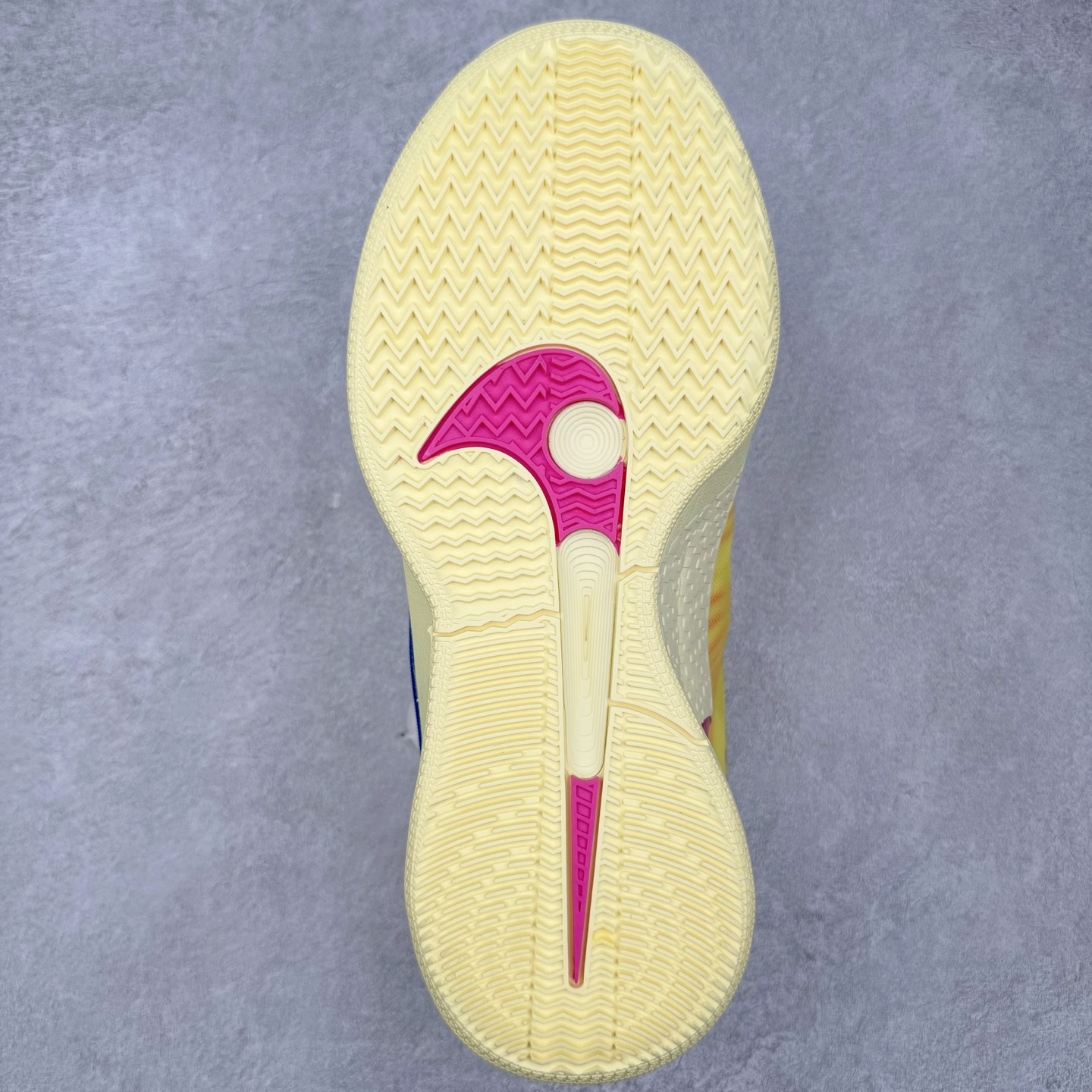 图片[9]-＃Max/灭世 NK Sabrina 2 萨布丽娜二代签名减震防滑低帮篮球鞋 黄色 FZ1517-800 革新登场🌪🔝颠覆革新出货‼️缓震配置独家革新！实战属性直接拉满👊🏻实战天花板上限再度提升！实战亲测-性能体验吊打国产同价位鞋款 ⚫️前掌扇形zoom➕增配中足抗扭片➕增配后掌马蹄ZOOM气垫（正品仅配置前掌扇形zoom） 完美解决 正品抗扭不足问题 ⚫️采用科比5代鞋楦以及龙骨数据打造！前后落差仅6mm！小科5实至名归！ ⚫️鞋身➕鞋头增配高频补强层，提升鞋头以及脚踝支撑性 ⚫️鞋垫采用高弹缓震垫材质-磨合一场直接贴合脚型☑️ ⚫️外底加厚2mm，升级止滑配方，磨合一次，抓地原地起飞 后卫旗舰有且只在灭世纯原（支持市场任意货品正面PK） 真材实料，肉眼可见！革新升级绝非空穴来风！灭世纯原内外兼修，用态度诠释最强实战货品👊🏻 尺码：39-46（尺码建议：标准亚洲楦 无需大半码）-选品中心