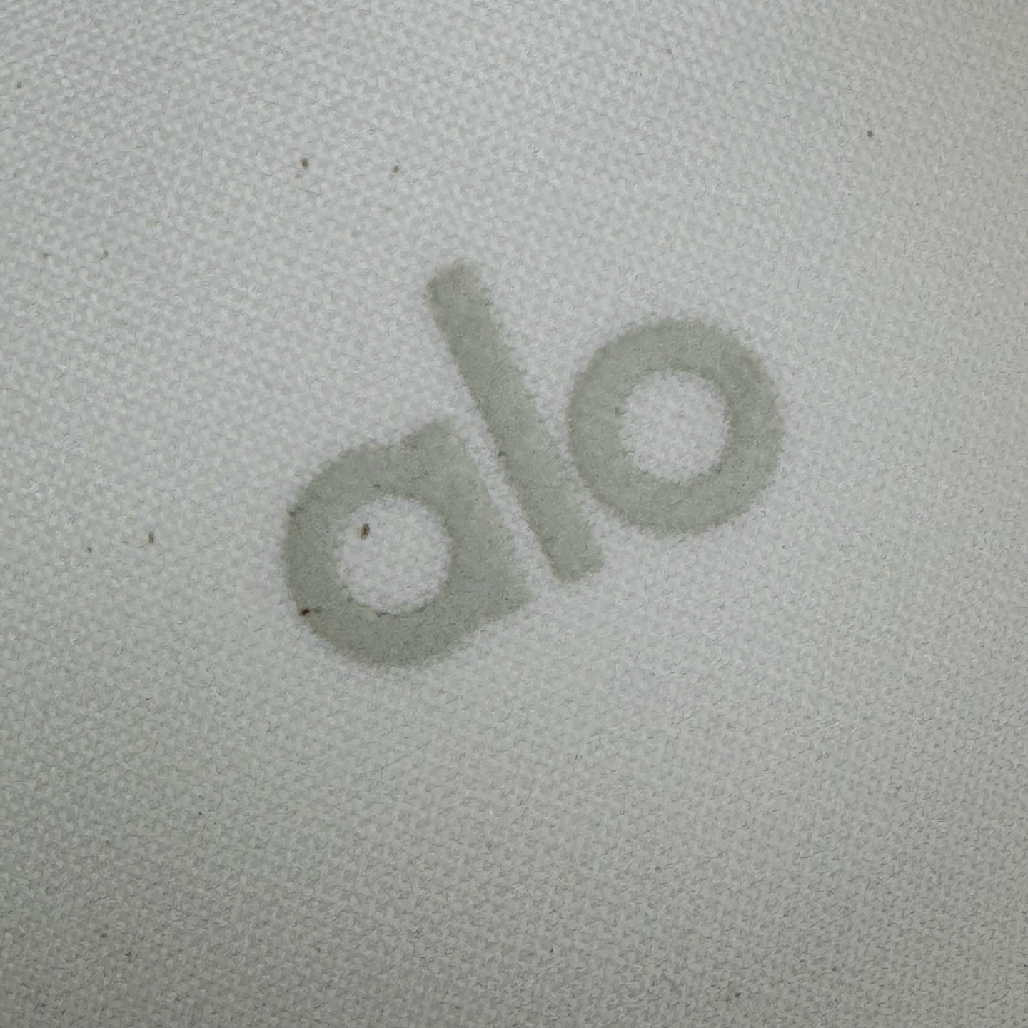 图片[15]-＃Lw纯原 Alo yoga Alo Runner 舒适百搭防滑耐磨低帮跑步鞋 Alo Yoga于2007年创立于洛杉矶，意在传播有意识的运动，同时激发人们的健康意识与创造力。品牌的核心理念在于制作能够带来完美体验的瑜伽服饰与功能性单品，让有意识的运动触入并改变生活。Alo Yoga将其设计延伸到日常服饰概念，坚持不懈地捕捉当代时尚潮流，将品牌的运动美学理念、精致前卫的设计与舒适功能面料完美结合。与此同时，Alo Yoga的设计受到了时尚界人士与名人们的追捧，Talor Swift、Kendall Jenner等街拍照片中都曾出现品牌不同单品的身影。尺码：36 36.5 37.5 38 38.5 39 40 40.5 41 42 42.5 43 44 44.5 45-选品中心