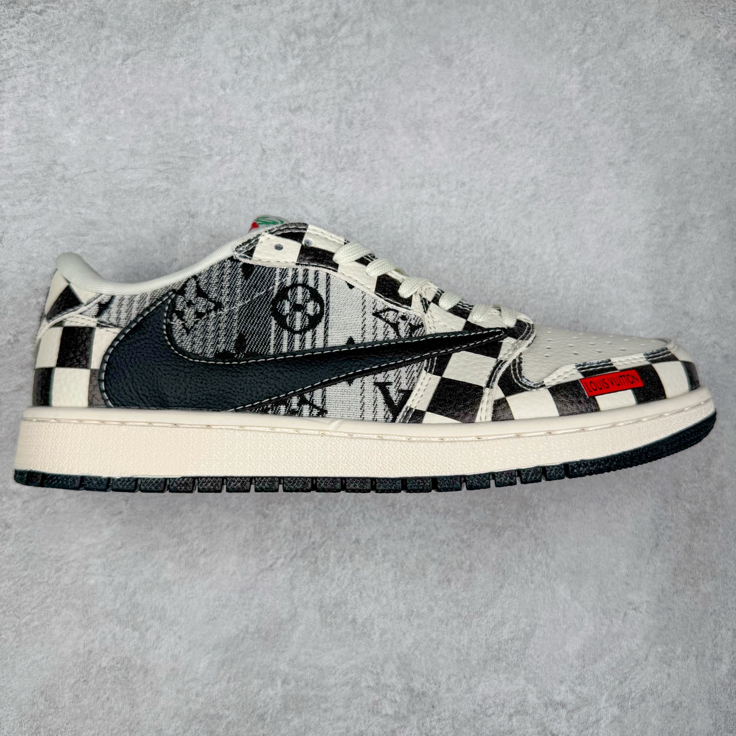 TS x Air Jordan AJ1 Low 倒钩低帮联名定制配色 LD2028-047 原厂内置气垫魔块 A模大底 头层小牛皮 鞋舌AJ原厂专用牛津布+AJ专用反口珍珠布+原厂无杂质高弹内里海棉+特殊封边弹力鞋带 实拍调校N版已经零色差零失真 百分百还原实物色彩所见即所得 不存在货不对板色差等低级问题 选购参考实物拍摄 不混卖不参货 只用心做好货严格选品 承诺混一赔十 尺码：36 36.5 37.5 38 38.5 39 40 40.5 41 42 42.5 43 44 44.5 45-选品中心