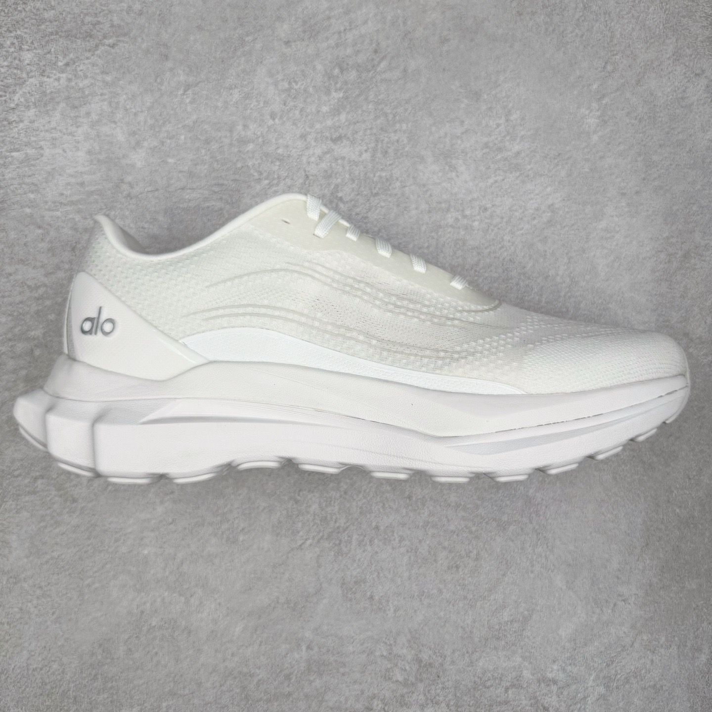 ＃Lw纯原 Alo yoga Alo Runner 舒适百搭防滑耐磨低帮跑步鞋 Alo Yoga于200