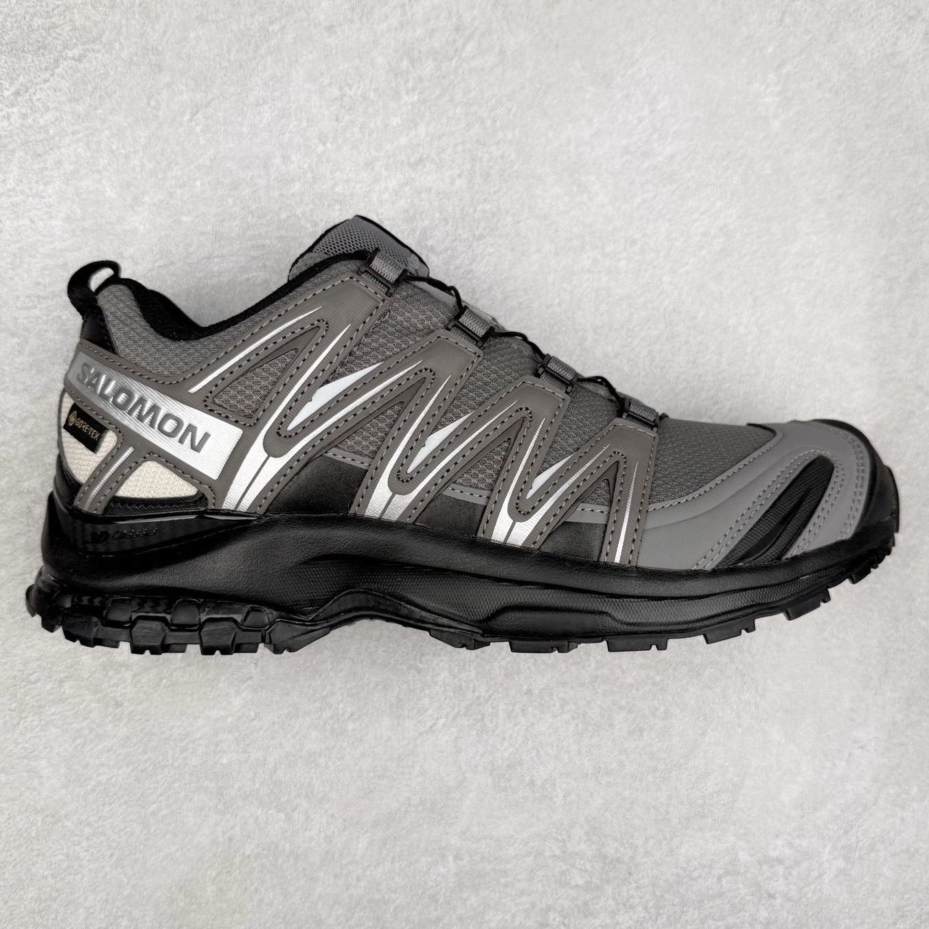 ＃C版 SALOMON XA Pro 3D ADV 萨洛蒙潮流越野机能户外功能鞋 纯原外贸平台特供订单 耗时半年巨作 全套原纸板楦头开发 原厂特供网布配套加持 确保原汁原味 完美呈现版型 原档数据独家私模五层组合大底 原装Ortholite轻量化鞋垫 中底布带钢印编号 原厂TPU锁扣 进口港宝加持 后跟自然饱满 还原公司包裹性 鞋面采用SENSIFT贴合技术 全方位贴合包裹脚型 鞋跟部鞋底牵引设计 提供强大的抓地性能 更适应野外崎岖不平的道路 其3D ADVANCED CHASSIS底盘 材料轻量大化 钉齿设计更具稳定性 防护性 鞋底易磨损区运用CONTAGRIP高耐磨材料 应对城市硬质路面长距离跑考验 尺码：36 36.5 37.5 38 38.5 39 40 40.5 41 42 42.5 43 44 44.5 45-选品中心