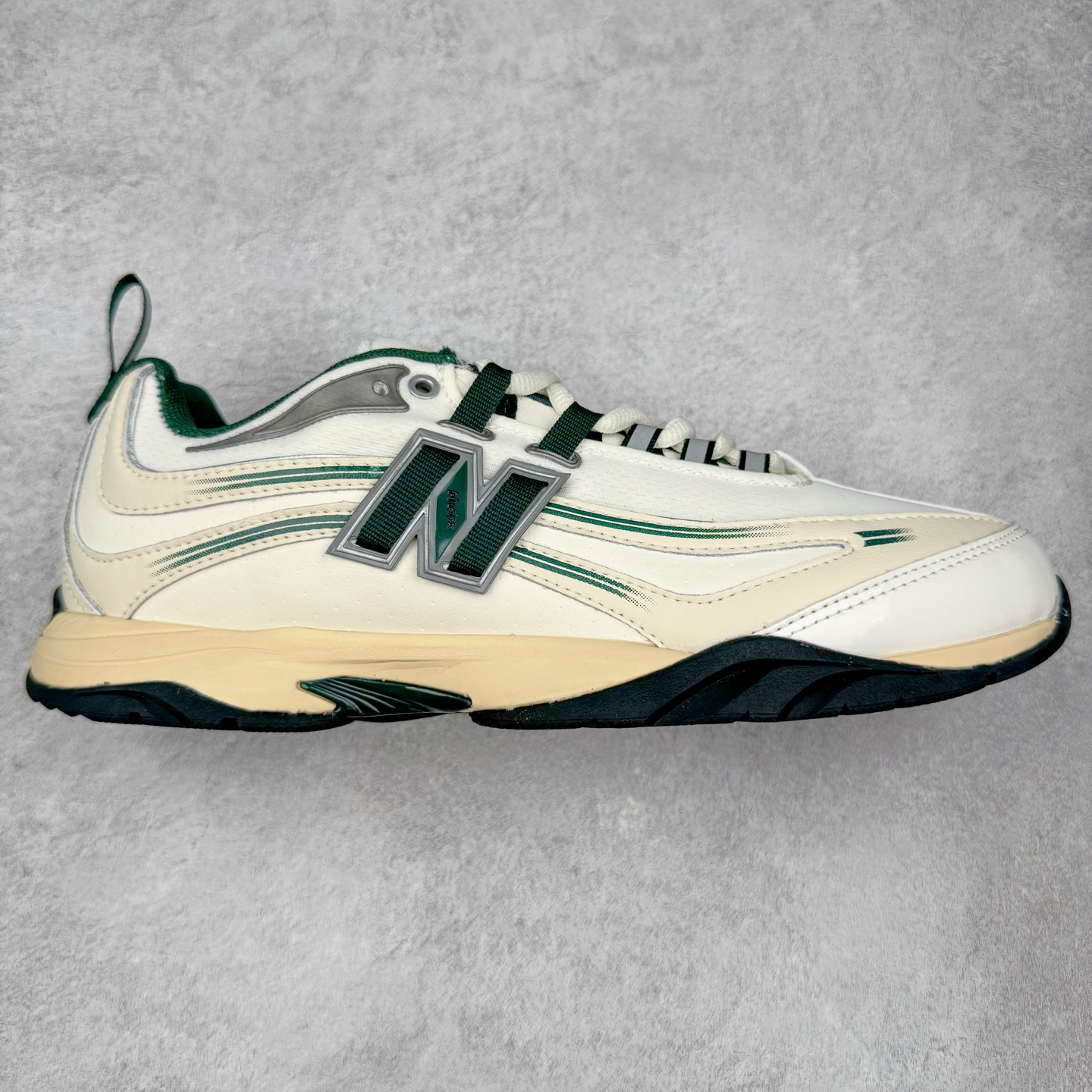 ALD x New Balance RC56 NB新百伦舒适耐磨 低帮休闲跑步鞋 网眼层叠反倒衬出旧化美感 锯齿外底雨天咬地稳 Trackster同款纹路像章鱼吸盘 尺码：36 37 37.5 38 38.5 39.5 40 40.5 41.5 42 42.5 43 44 44.5 45-选品中心