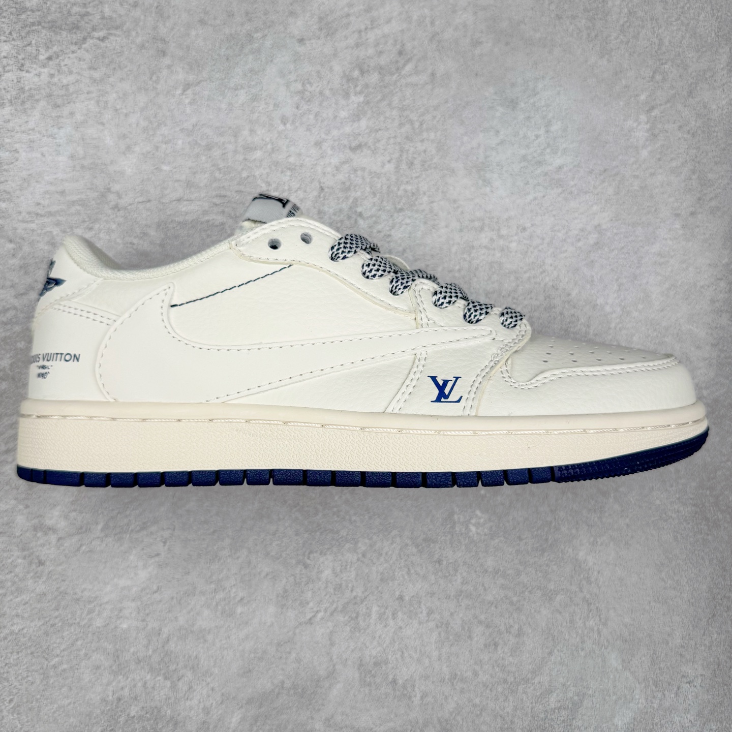 TS x Air Jordan AJ1 Low 倒钩低帮联名定制配色 XZ1268-003 原厂内置气垫魔块 A模大底 头层小牛皮 鞋舌AJ原厂专用牛津布+AJ专用反口珍珠布+原厂无杂质高弹内里海棉+特殊封边弹力鞋带 实拍调校N版已经零色差零失真 百分百还原实物色彩所见即所得 不存在货不对板色差等低级问题 选购参考实物拍摄 不混卖不参货 只用心做好货严格选品 承诺混一赔十 尺码：36 36.5 37.5 38 38.5 39 40 40.5 41 42 42.5 43 44 44.5 45-选品中心