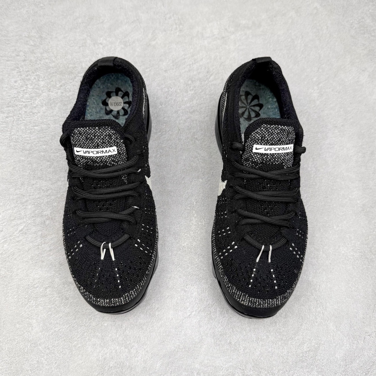 图片[2]-＃纯原福利 NK Air VaporMax 2023 Flyknit FK 2023款大气垫系列低帮针织休闲运动全掌气垫慢跑鞋 原楦原纸版数据开发 采用全新双层纹路织法Flyknit织法编织鞋面材质 搭载原数据开发全掌Air Max球状透明缓震气垫 外置橡胶外底模块 NK Air VaporMax系列自2017年初问世以来 就凭借着独特的设计和超棒的脚感 成为了时尚潮人和跑步爱好者们的心头好 鞋底前侧加入Mini Swoosh 设计 与鞋身相呼应 鞋面采用 Flyknit 材质制成 可以提供出色包裹性的同时 也有着不错的透气效果 最后黄色气垫收尾 完善整双鞋设计 尺码：36 36.5 37.5 38 38.5 39 40 40.5 41 42 42.5 43 44 44.5 45-选品中心