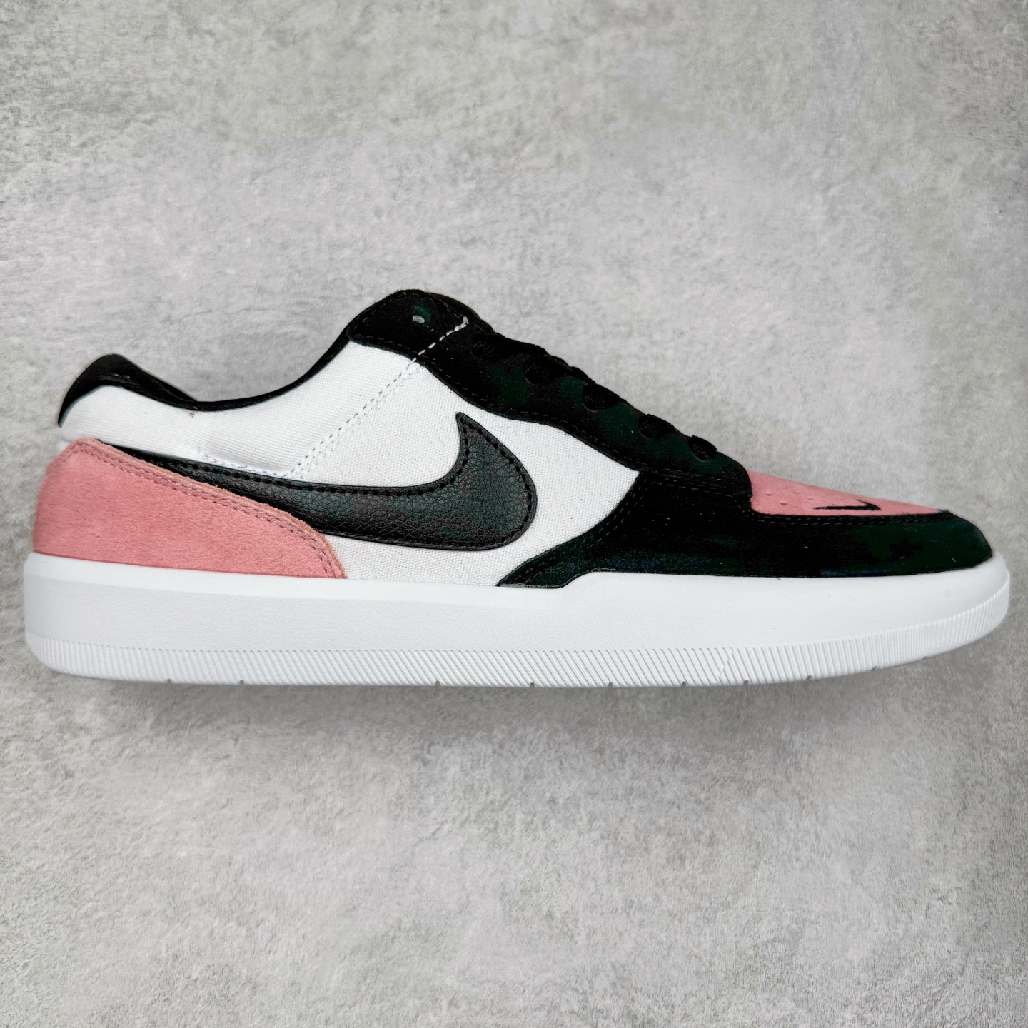 NK SB Force 58 空军58系列低帮休闲运动滑板板鞋 CZ2959-600 鞋面由帆布和麂皮拼接 层次感丰富 搭配硫化外底 耐磨耐穿 鞋舌及中底后跟处饰有SB Logo 表明鞋款身份 采用包边设计 经久耐穿 硫化结构则有效提升灵活性 穿上这款全新推出的创意力作 助你耀动街头 尺码：36 36.5 37.5 38 38.5 39 40 40.5 41 42 42.5 43 44 45-选品中心