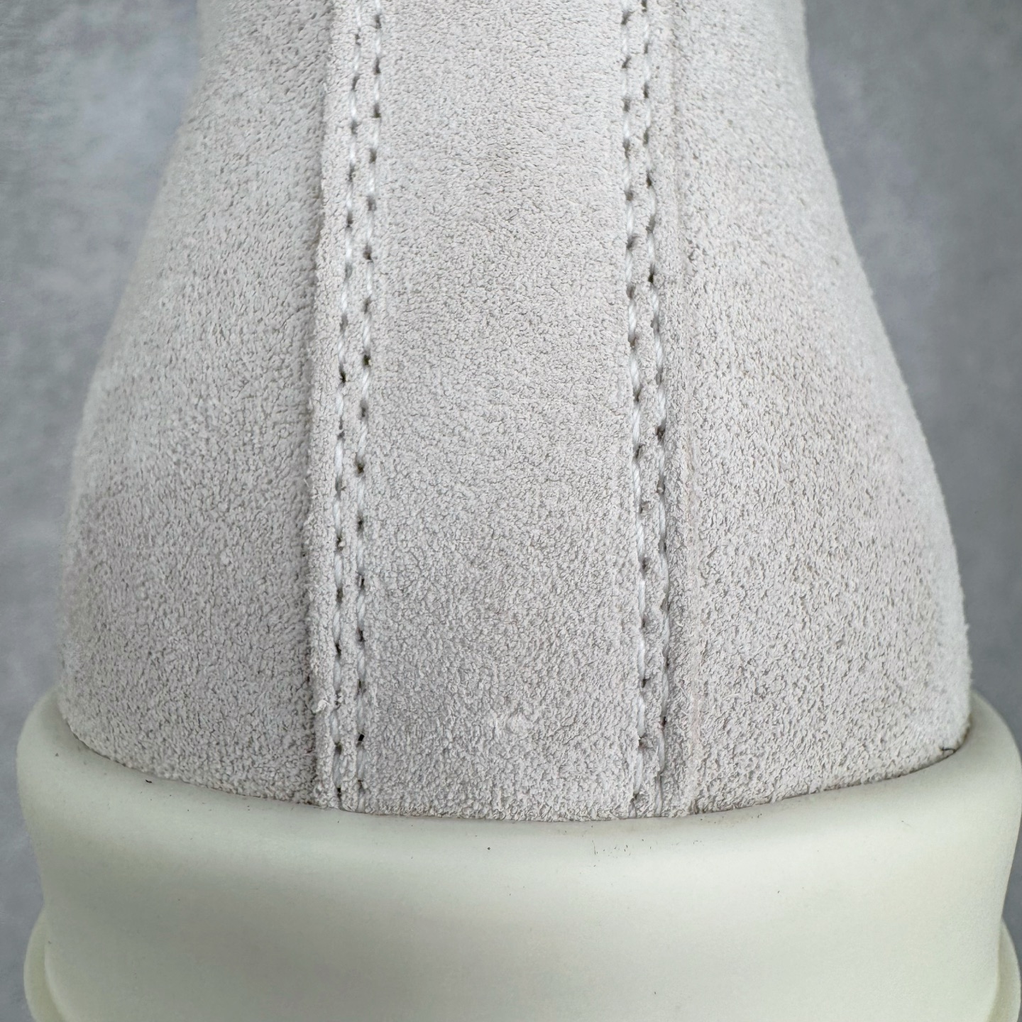 图片[22]-＃DG纯原 Rick Owens Drkshdw 瑞克·欧文斯低帮皮面时尚运动板鞋 奶白 二级市场已经7K以上 平台客户随意卖四位数 RO广东原厂出品 纯原天花板 原版一比一复刻 冲正绝不翻车 还原度达到百分之98以上 原楦开发纸版版型 ZP拆解原版1：1复模裁片纸版 力求做到0错位 这样才能达到和zp一致的鞋型味道 采用进口cnc数控机床开发对版独家tpu奶香大底 区别于市场所有版本 zp同源全头层粒面小牛皮 达到和zp一致手感 原厂进口细纹布 万邦订购原厂高弹粉红色海绵 内里搭配软质细腻羊皮 TPU高密度大底 软硬度透光度高已经测试和原版一致 尺码：36 37 38 39 40 41 42 43 44 45 46-选品中心