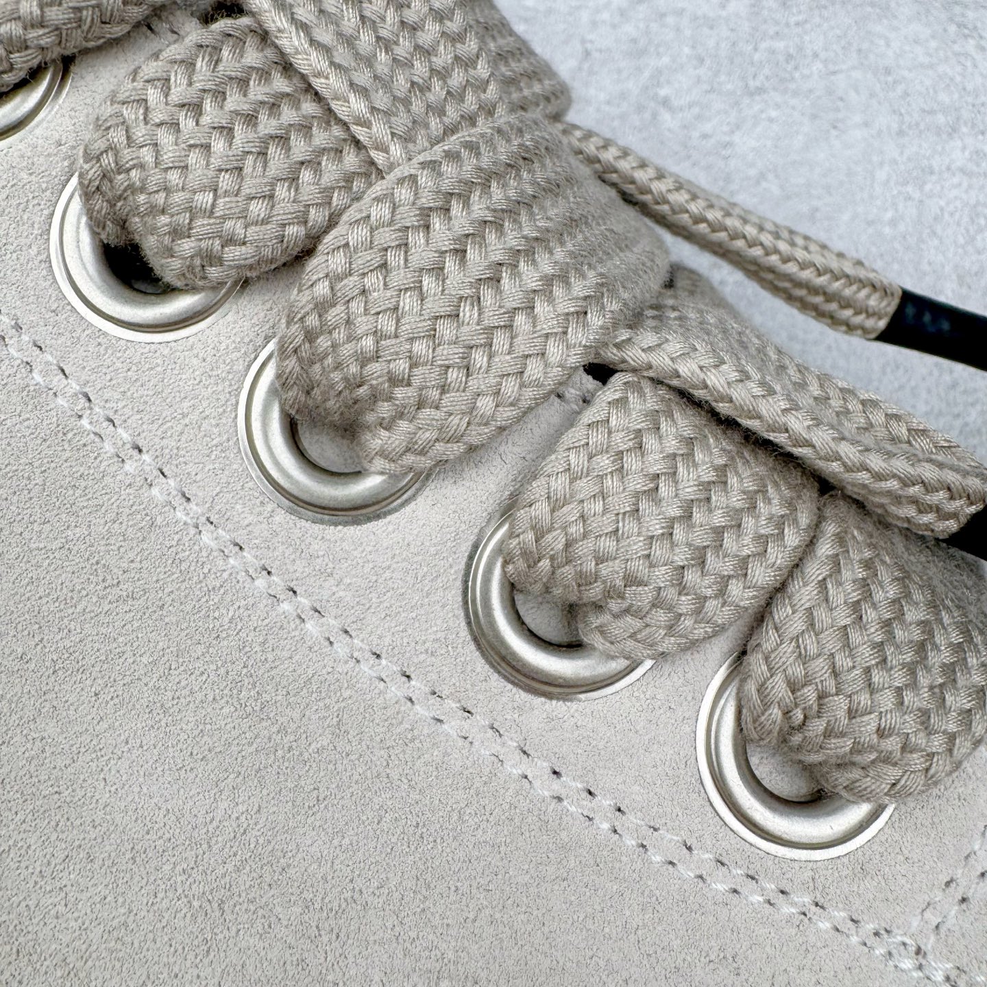 图片[19]-＃DG纯原 Rick Owens Drkshdw 瑞克·欧文斯低帮皮面时尚运动板鞋 奶白 二级市场已经7K以上 平台客户随意卖四位数 RO广东原厂出品 纯原天花板 原版一比一复刻 冲正绝不翻车 还原度达到百分之98以上 原楦开发纸版版型 ZP拆解原版1：1复模裁片纸版 力求做到0错位 这样才能达到和zp一致的鞋型味道 采用进口cnc数控机床开发对版独家tpu奶香大底 区别于市场所有版本 zp同源全头层粒面小牛皮 达到和zp一致手感 原厂进口细纹布 万邦订购原厂高弹粉红色海绵 内里搭配软质细腻羊皮 TPU高密度大底 软硬度透光度高已经测试和原版一致 尺码：36 37 38 39 40 41 42 43 44 45 46-选品中心