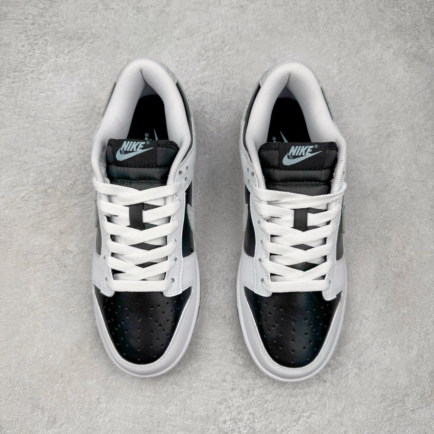 图片[2]-＃YC纯原 NK Dunk Low 白黑 IB4620-141 实力大厂出品 新配色陆续开发 利润个位数只为口碑 全套原纸板楦头开发 确保原汁原味 完美呈现DUNK版型 一比一鞋头弧度高度鞋身弧度 此版本只针对中端市场 皮料材质有所更替 其他数据细节工艺流程均保持一致 绝不口嗨 细节品控鞋型随意对比 独家私模官方第六代原厂航空铝磨具打磨大底 鞋头坡度极致还原 无解鞋型 原盒原配 圈内天花板工艺 原厂玻璃冲刀 超高清洁度 全鞋零毛边皮料切割 原厂中底布点胶 中底布拉帮走线遵循公司 尺码：36 36.5 37.5 38 38.5 39 40 40.5 41 42 42.5 43 44 44.5 45 46-选品中心