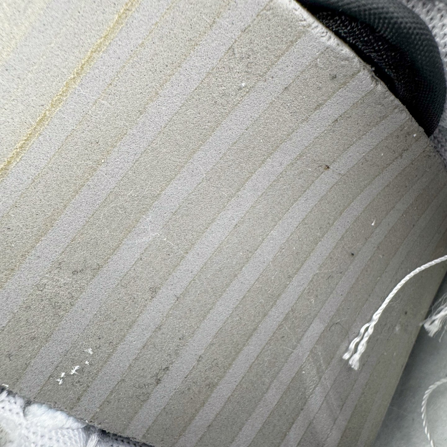 图片[18]-＃YC纯原 NK Dunk Low 白黑 IB4620-141 实力大厂出品 新配色陆续开发 利润个位数只为口碑 全套原纸板楦头开发 确保原汁原味 完美呈现DUNK版型 一比一鞋头弧度高度鞋身弧度 此版本只针对中端市场 皮料材质有所更替 其他数据细节工艺流程均保持一致 绝不口嗨 细节品控鞋型随意对比 独家私模官方第六代原厂航空铝磨具打磨大底 鞋头坡度极致还原 无解鞋型 原盒原配 圈内天花板工艺 原厂玻璃冲刀 超高清洁度 全鞋零毛边皮料切割 原厂中底布点胶 中底布拉帮走线遵循公司 尺码：36 36.5 37.5 38 38.5 39 40 40.5 41 42 42.5 43 44 44.5 45 46-选品中心