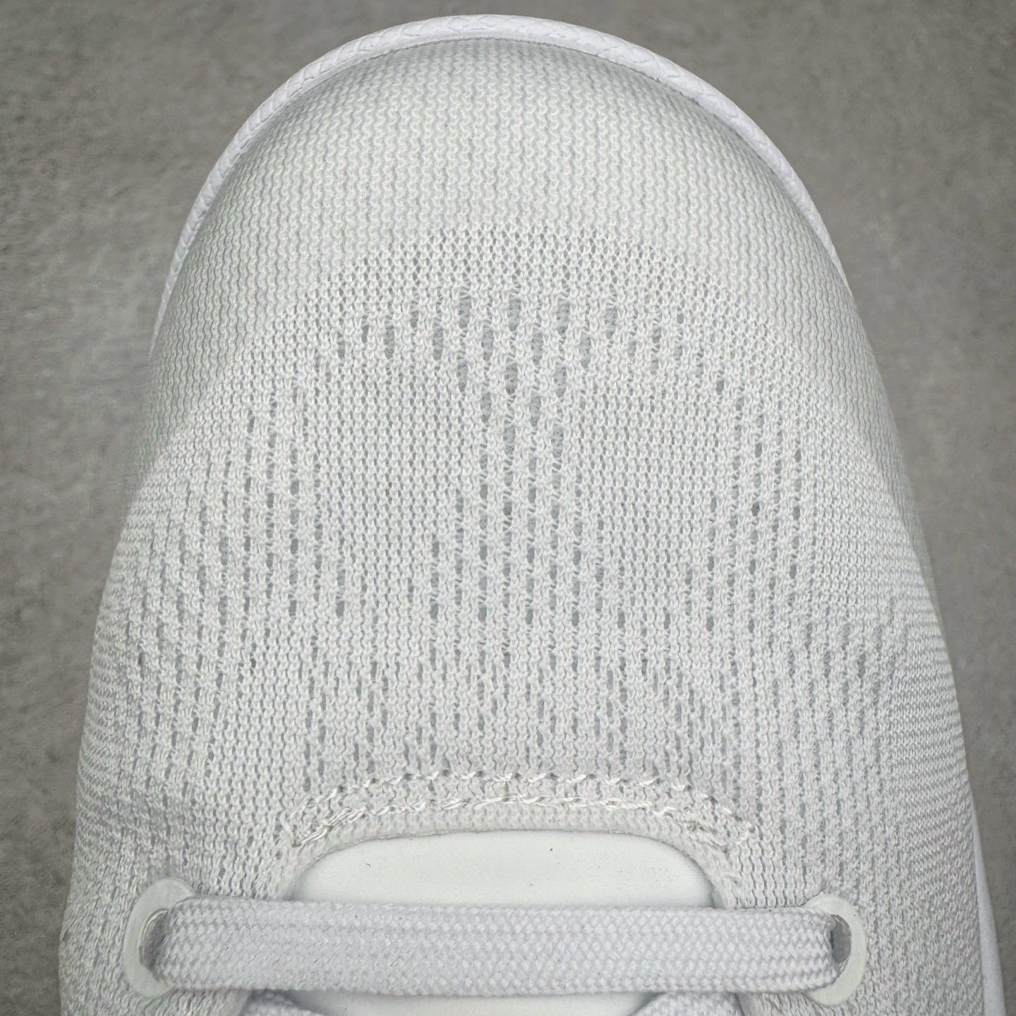 图片[15]-＃灭世海外版 NK Zoom Kobe Ⅷ System 科比8代复刻实战运动低帮文化篮球鞋 湖人白紫金 HF9550-100 纯原海外版气垫品质吊打各路纯原 气压➕耐久双重保障 前掌ZOOM TURBO➕后掌马蹄Zoom 后掌澎湃脚感无出其右 全套冲刀改版 鞋型还原度95% 宽脚选手必入货品 鞋头2.5mm上翘空间 不挤脚 完美释放脚趾活动空间 正码正拍 脚型适配性 市场最强没有之一 鞋面工艺全新升级 100%对标正品 原厂聚氨酯蛇鳞 珠光密度同步正品 Swoosh喷漆工艺 还原度接近100% 全新后跟TPU模具 正确S型弧度 区分市场纯原（市场纯原采用公版模具 后跟TPU几乎无弧度）国产天花板橡胶配方 抓地力爆炸 海外口碑炸裂 鞋舌LOGO正确内嵌压印 原厂碳板 正确原盒 厚积薄发 王者归来 拒绝杀猪 拒绝套路 灭世纯原海外版科比系列 致力打造实战第一标杆 尺码：39-47.5 全新模具 正码正拍-选品中心