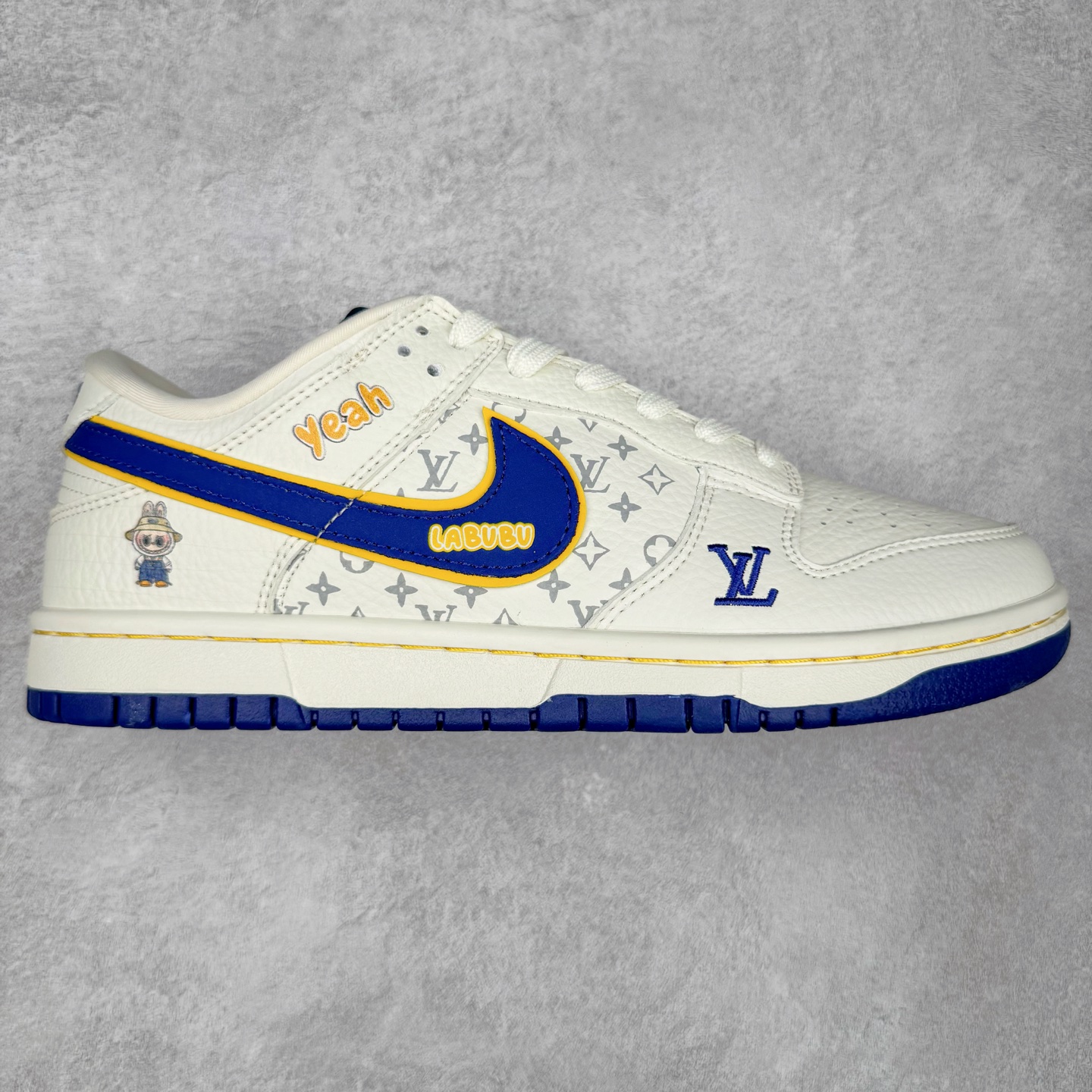 NK Dunk Low 定制配色 SC0601-457 大厂出品 极力推荐 原装头层材料 独家版型蒸餾加工帶來的是更好的视觉和脚感体验大厂纯原品质出货 清洁度 电绣工艺 皮料切割干净无任何毛边 细节完美 实拍调校N版已经零色差零失真 百分百还原实物色彩所见即所得 不存在货不对板色差等低级问题 选购参考实物拍摄 不混卖不参货 只用心做好货严格选品 承诺混一赔十 尺码：36 36.5 37.5 38 38.5 39 40 40.5 41 42 42.5 43 44 44.5 45-选品中心