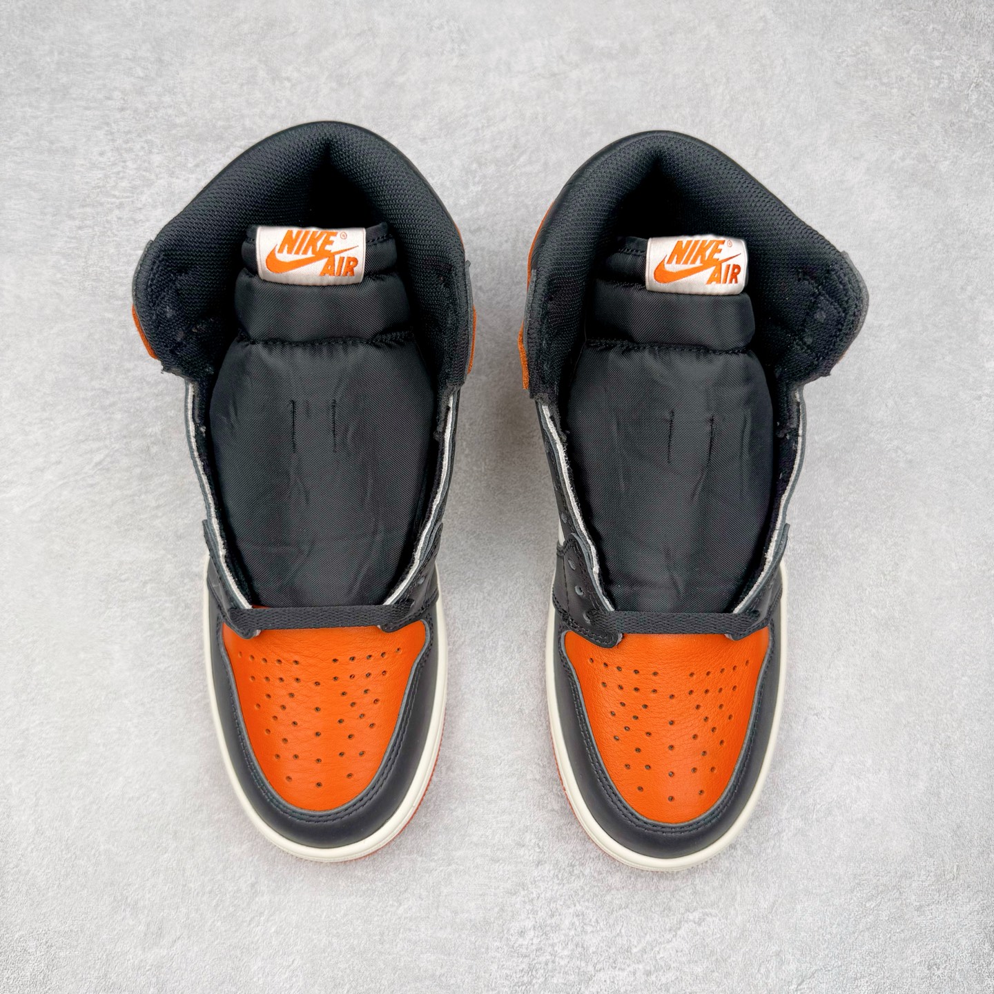 图片[2]-＃Ljr特供 Air Jordan AJ1 Retro High 复刻扣碎篮板 黑橙 DZ5485-008 全新改良批次 圈内最强倒钩系列 恪守真诚 承诺混一赔十 高端零售裸鞋圈特供批次 SZ原厂全套原楦原纸板冲刀磨具开发 原厂皮料加持 原厂港宝加持定型后跟R度完美 同源原厂电绣 飞翼针数密度立体效果一致 百分百一致原鞋 原厂拉帮工艺 针距密度一致 后跟弧度收口自然不对折 极致一眼正品既视感 进口玻璃冲刀皮料裁剪零毛边 全鞋电脑针车工艺 品控清洁度最高QC检验标准 免检产品 原厂订购鞋盒、鞋标、防尘纸、鞋撑、鞋带 追求极致的原厂味道 尺码：40.5 41 42 42.5 43 44 44.5 45 46 47.5 48.5-选品中心