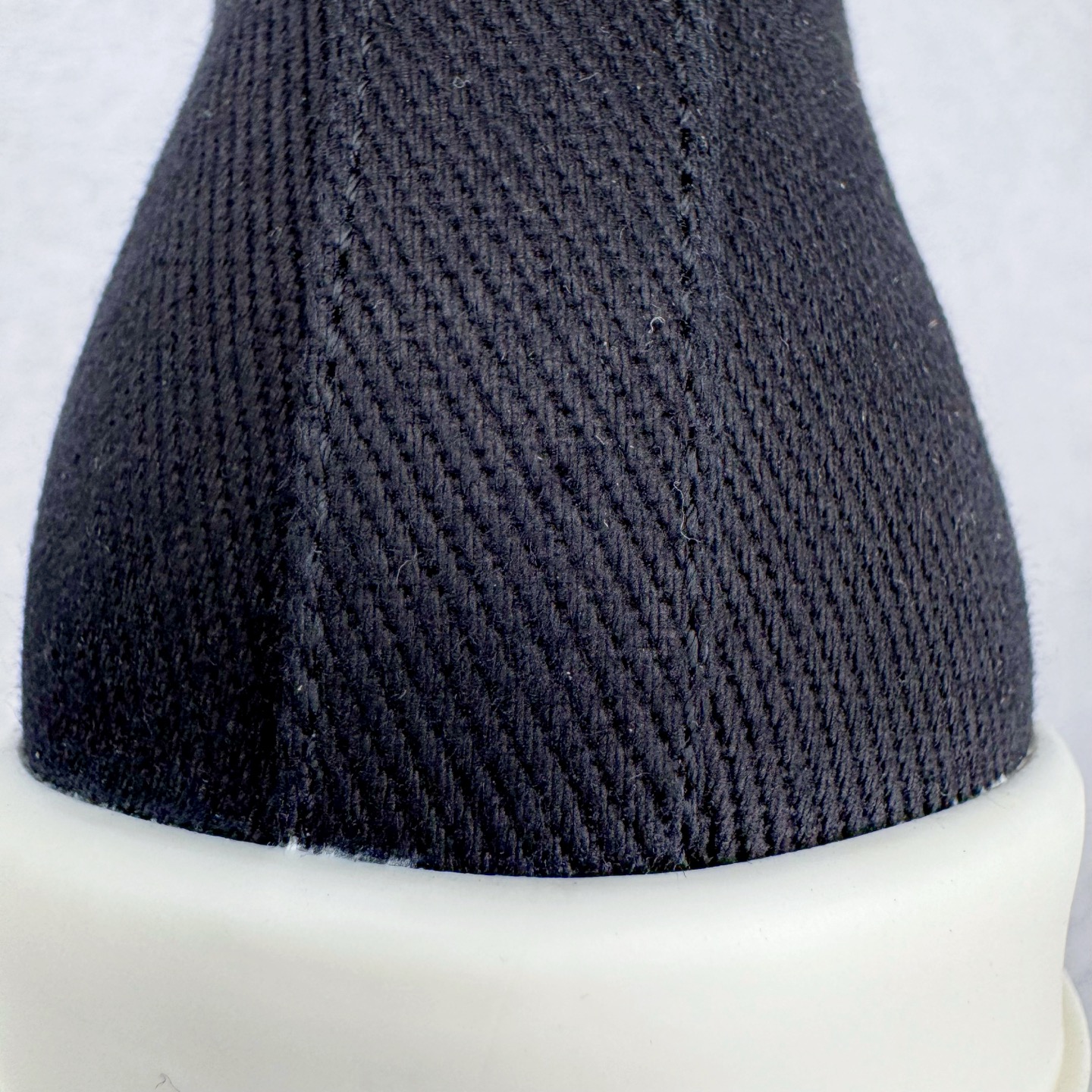 图片[21]-＃DG纯原 Rick Owens Drkshdw 瑞克·欧文斯低帮牛仔布时尚运动板鞋 黑色 二级市场已经7K以上 平台客户随意卖四位数 RO广东原厂出品 纯原天花板 原版一比一复刻 冲正绝不翻车 还原度达到百分之98以上 原楦开发纸版版型 ZP拆解原版1：1复模裁片纸版 力求做到0错位 这样才能达到和zp一致的鞋型味道 采用进口cnc数控机床开发对版独家tpu奶香大底 区别于市场所有版本 zp同源定制尼龙布 达到和zp一致手感 原厂进口细纹布 万邦订购原厂高弹粉红色海绵 内里搭配软质细腻羊皮 TPU高密度大底 软硬度透光度高已经测试和原版一致 尺码：36 37 38 39 40 41 42 43 44 45 46-选品中心